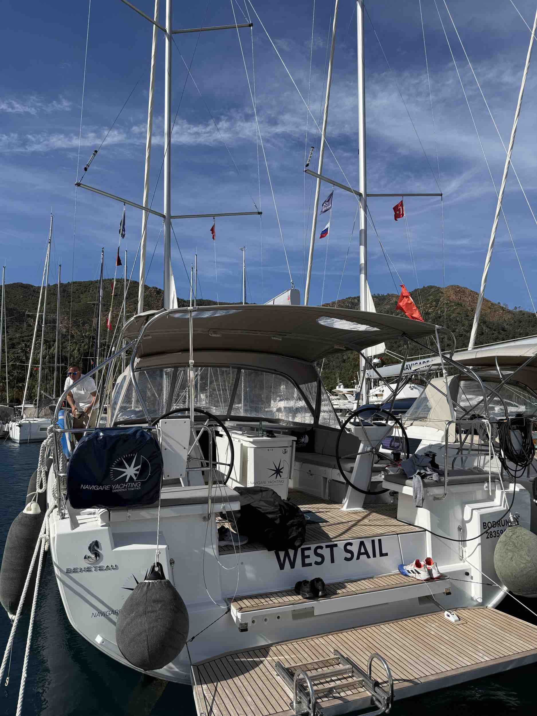 West sail