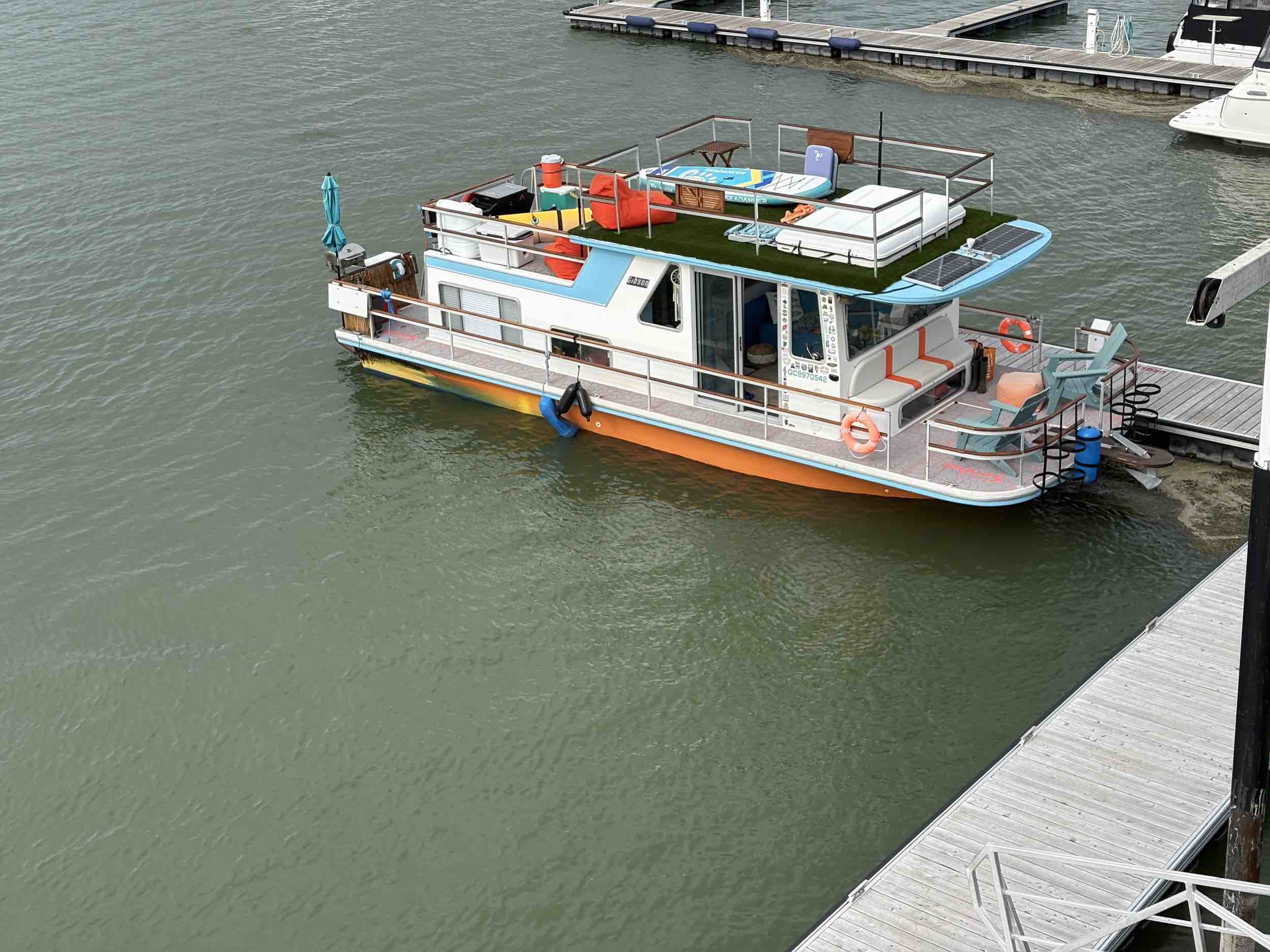 Gibson hoseboat