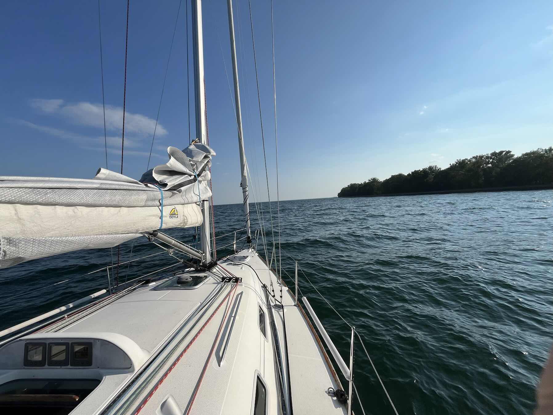 Crew Sail and BBQ at anchor off Wards Island Beach_9F598D7C-BBEC-4F99-B068-CBA06E9F2B58