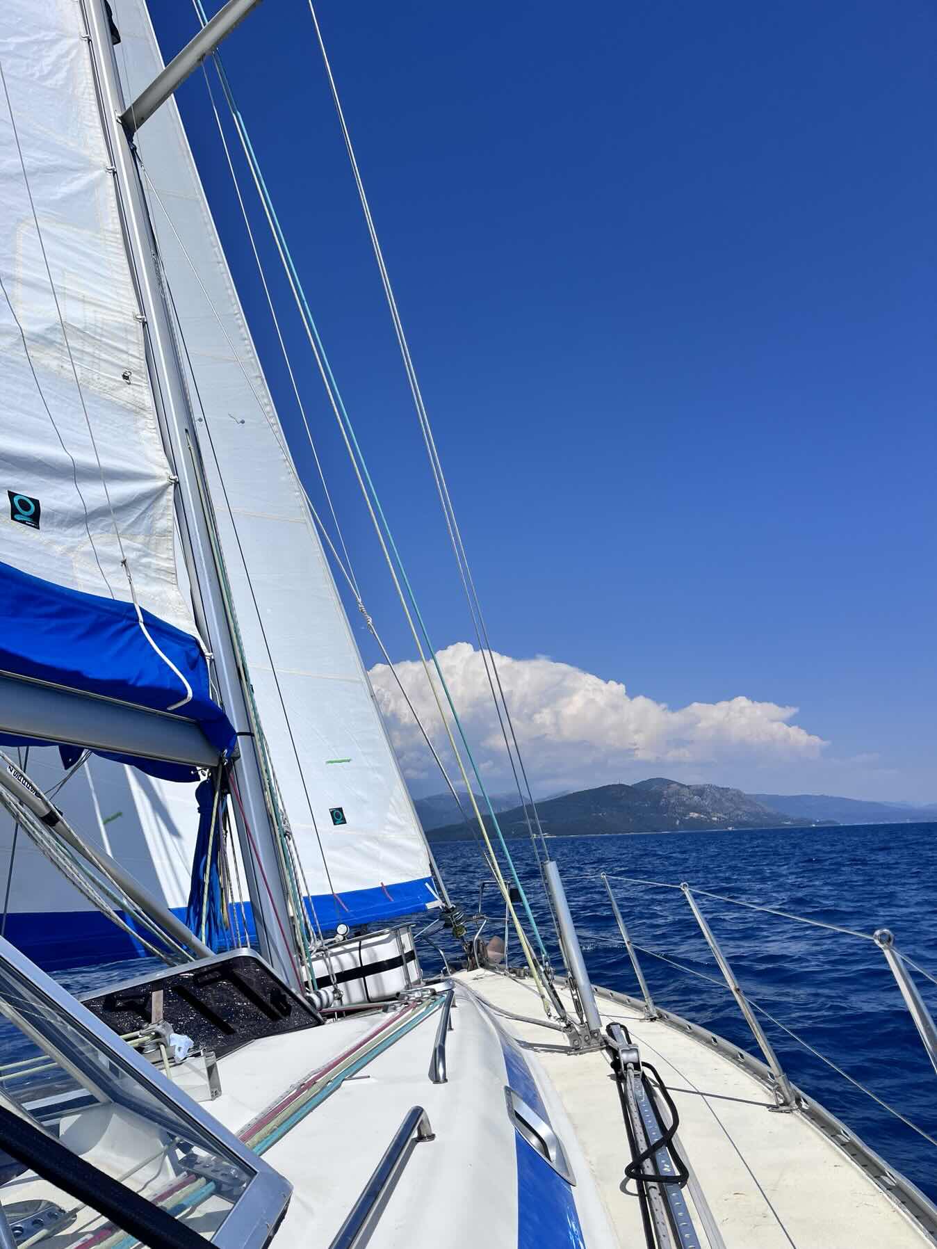 Sails up - to Plataria_72BEC5E2-F565-45F7-AE65-4C54C881B9D9