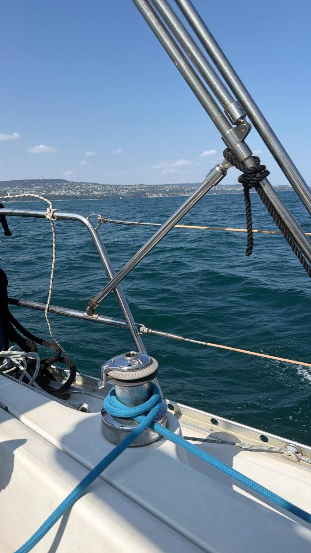 Sail training session_D0E99119-227E-420B-AD38-49B4F5FEB81E