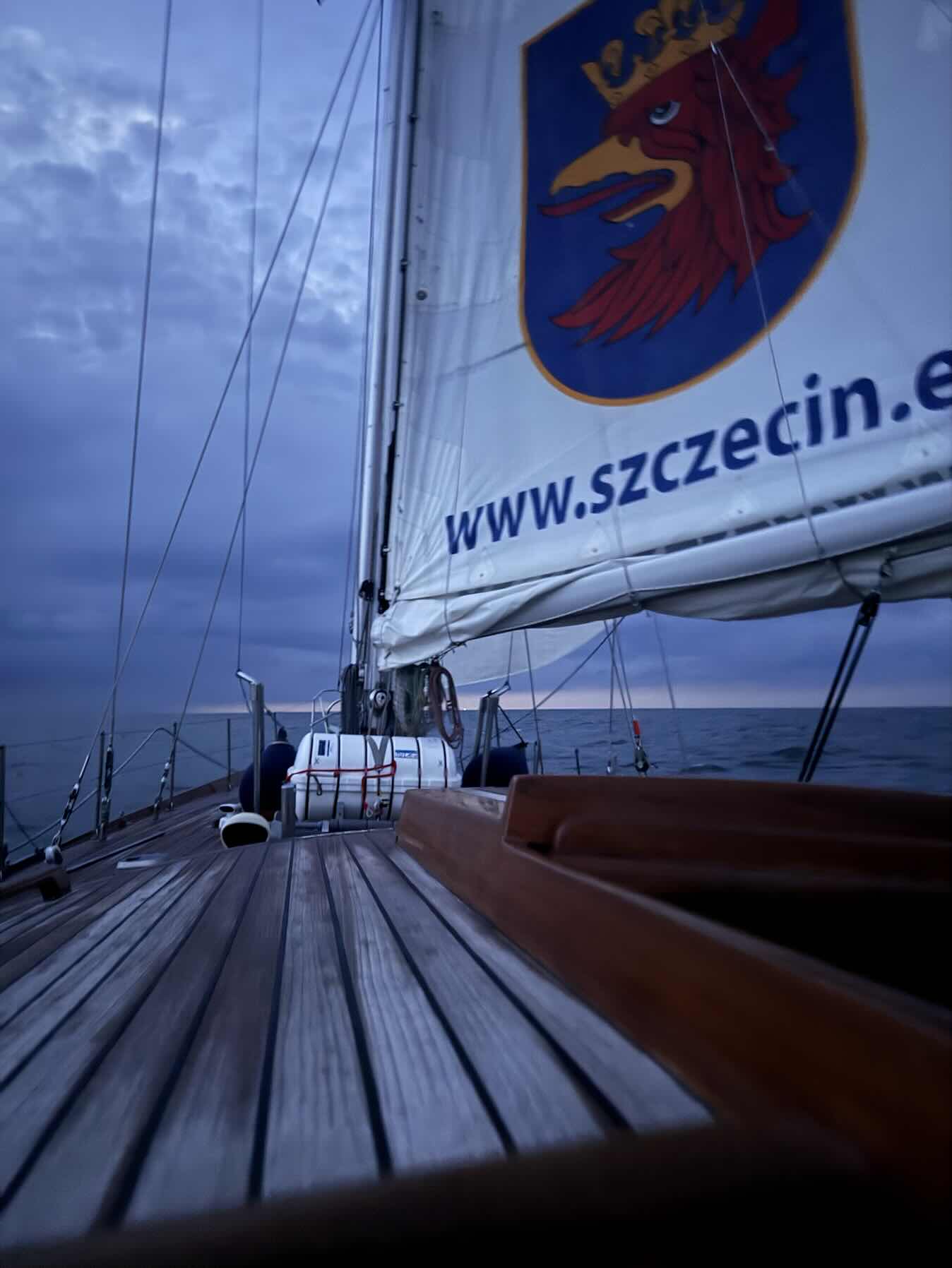 Voyage_CED76AC5-2837-4C83-B0C5-DC82C8A08656