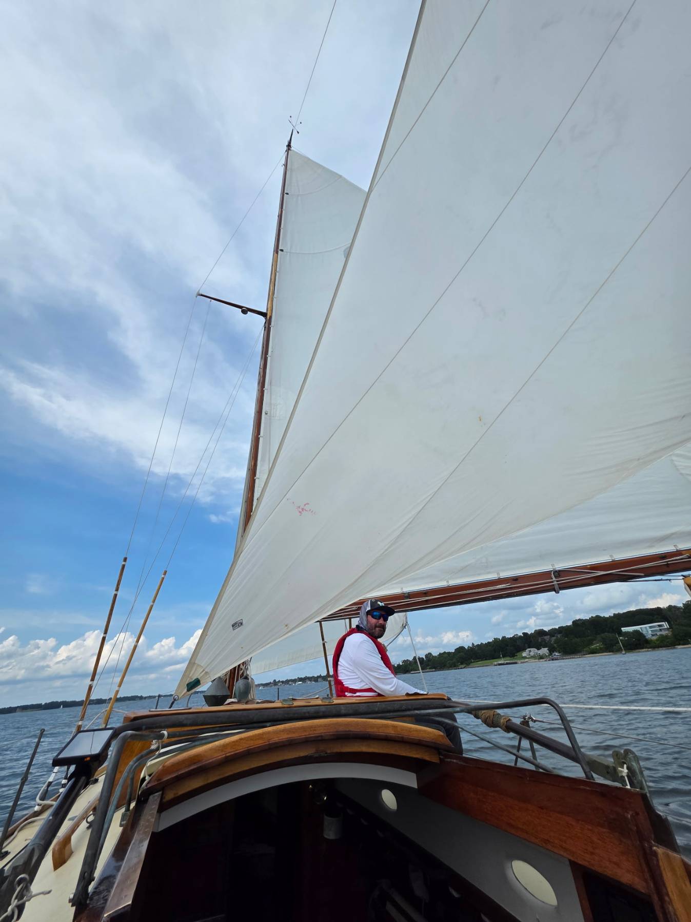 Herreshoff Classic Sunday _2F45746A-4B52-40C0-A4DF-5491FB08A8FD