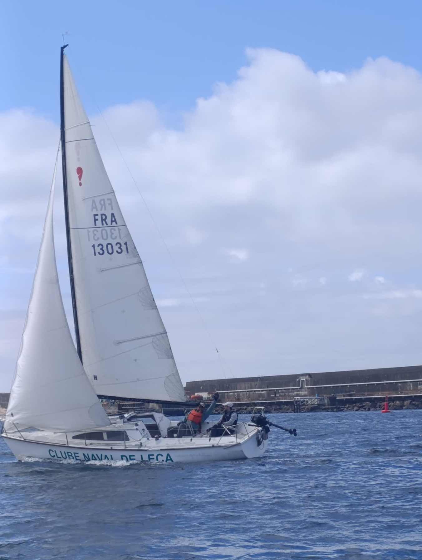 Escola de Vela Adultos _D8F2A50F-80F4-44BC-8FEE-D44E801C7D9E