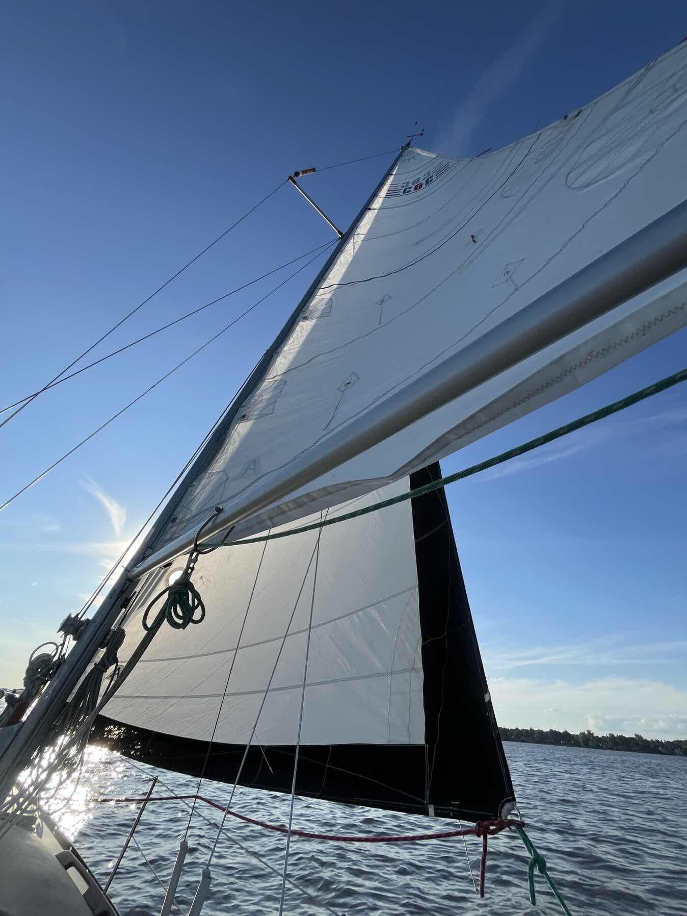 Swen Voile Arret urgence Personne à la Mer_C7E73E4C-8D00-4656-880B-9FC2428ABD2E