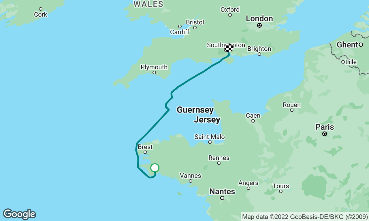 Bénodet to Hamble surfing in a Force 10 🌊 😬