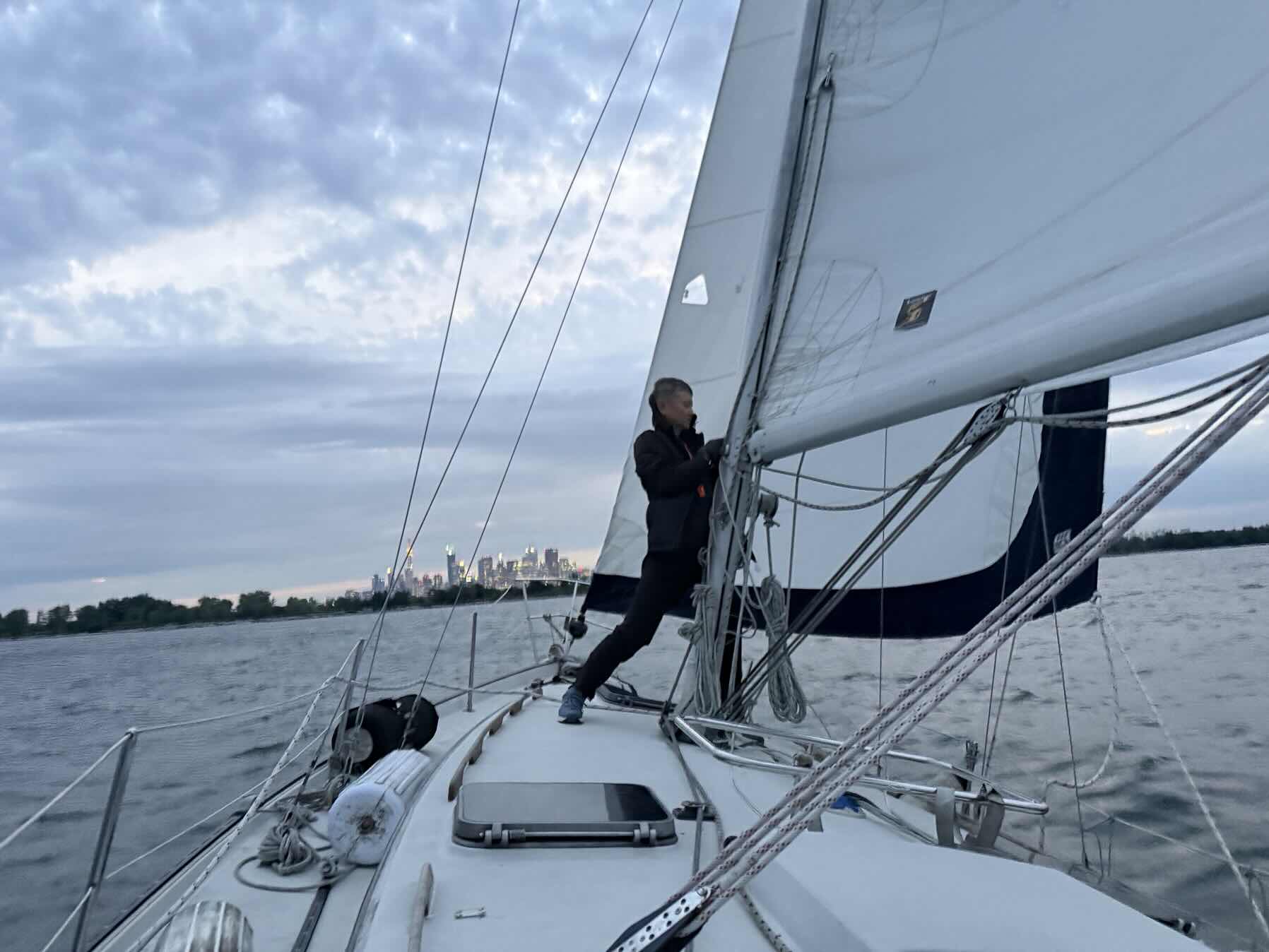 Starry night sailing _DBF32D6B-88C7-4BAC-97CA-A0BE3BD013B9