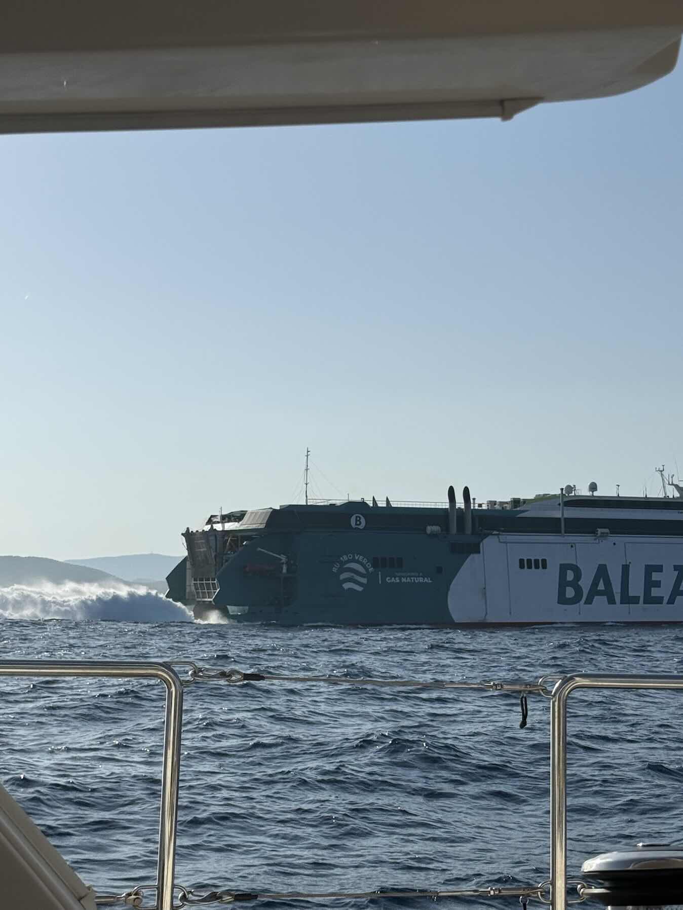 Voyage_B82552FF-EF35-4CBE-84A6-3D88C1E730C1