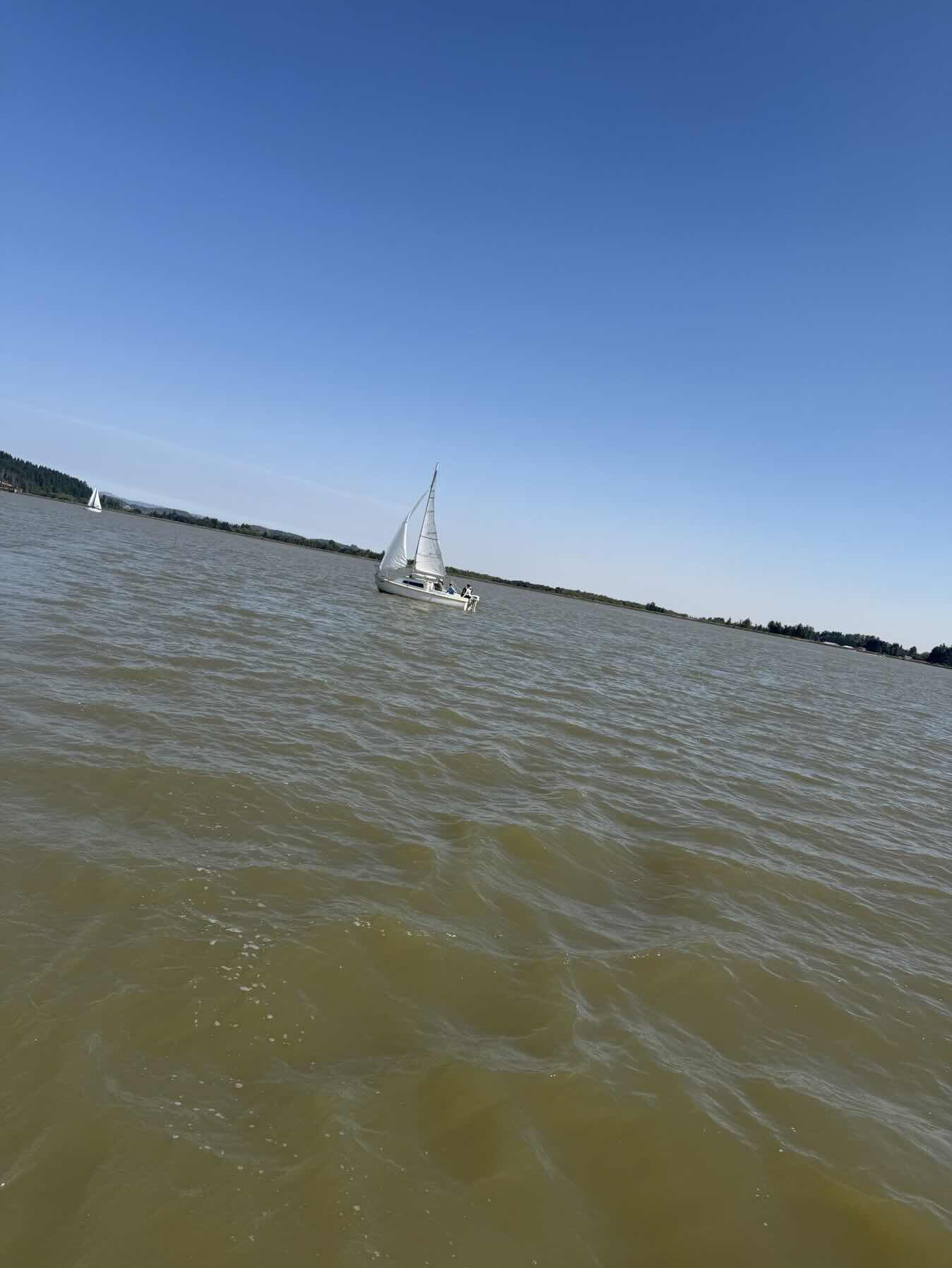 Eugene Sailing with Christine and Laura_F1ACDDB8-A58C-4ABE-B25E-31DE92C6B5B0