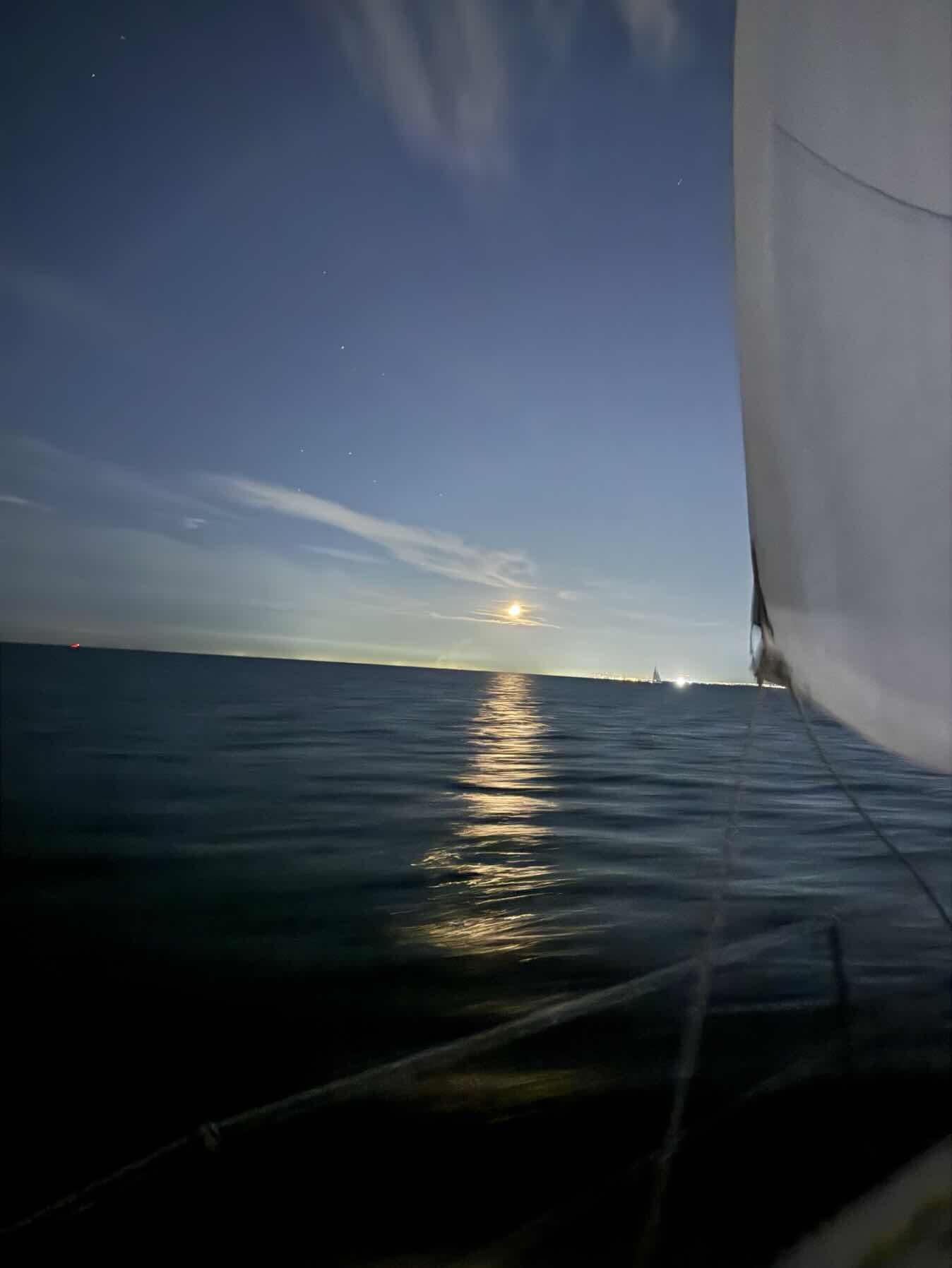 harbour lights sail_795C7E5B-4A44-4926-A1AD-628315D528E1