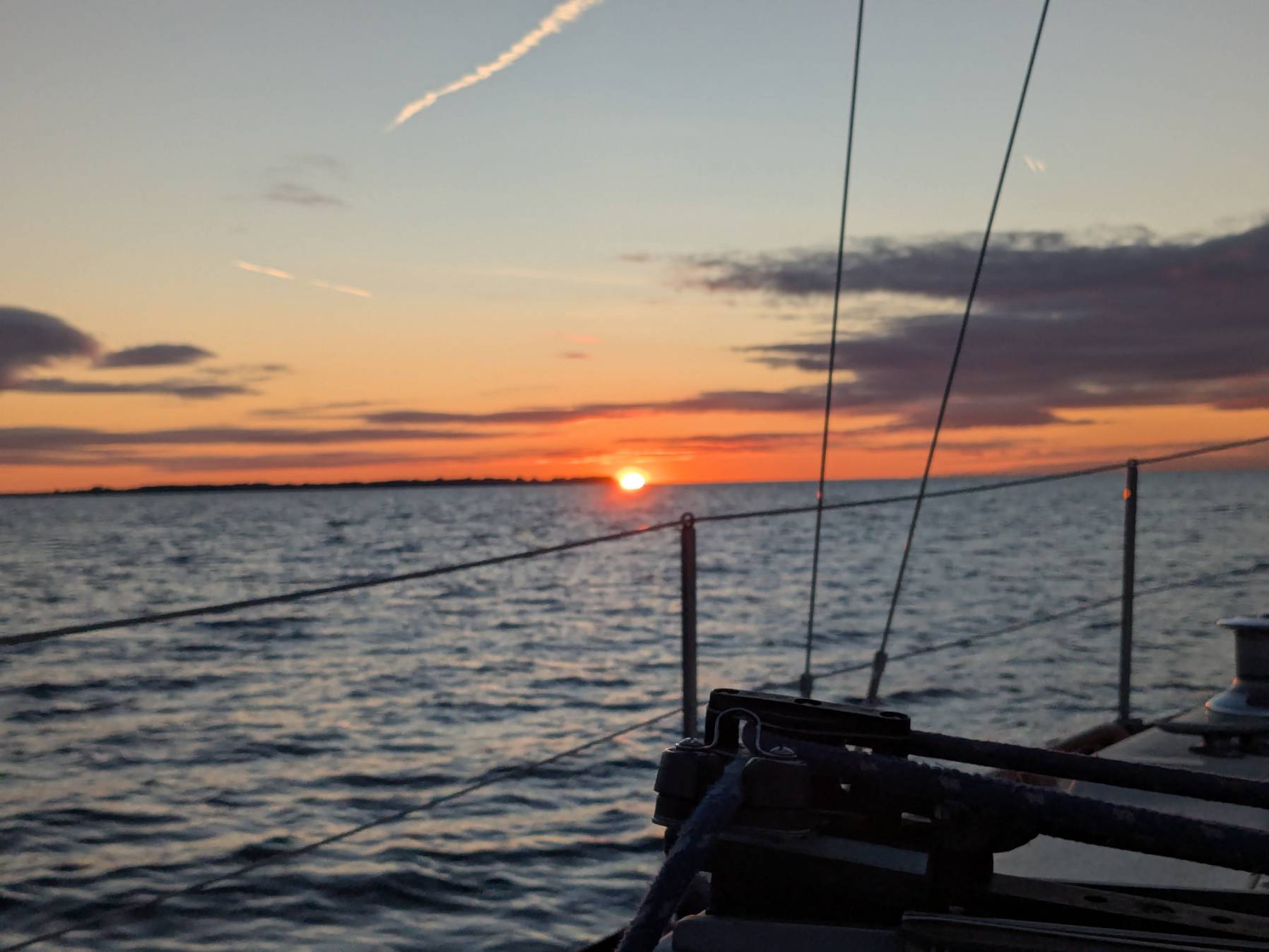 sunrise sail_C996A15D-EAA8-47E6-88D3-67C56722DEBD