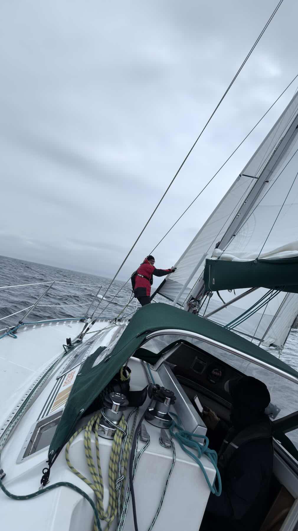 IYT Bareboat J4_C7E76181-0C6F-4A6C-BAD2-56C8CC9B81C7