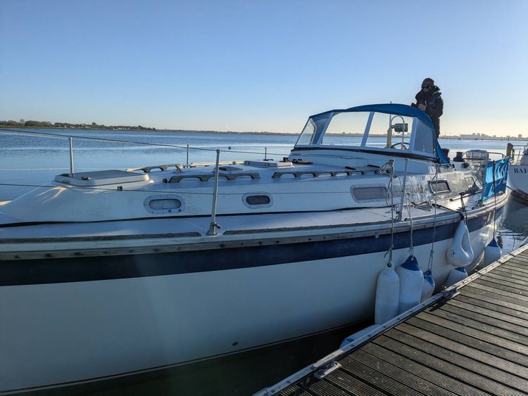 Voyage photo from Off to Port Solent for the new mast and rigging. 