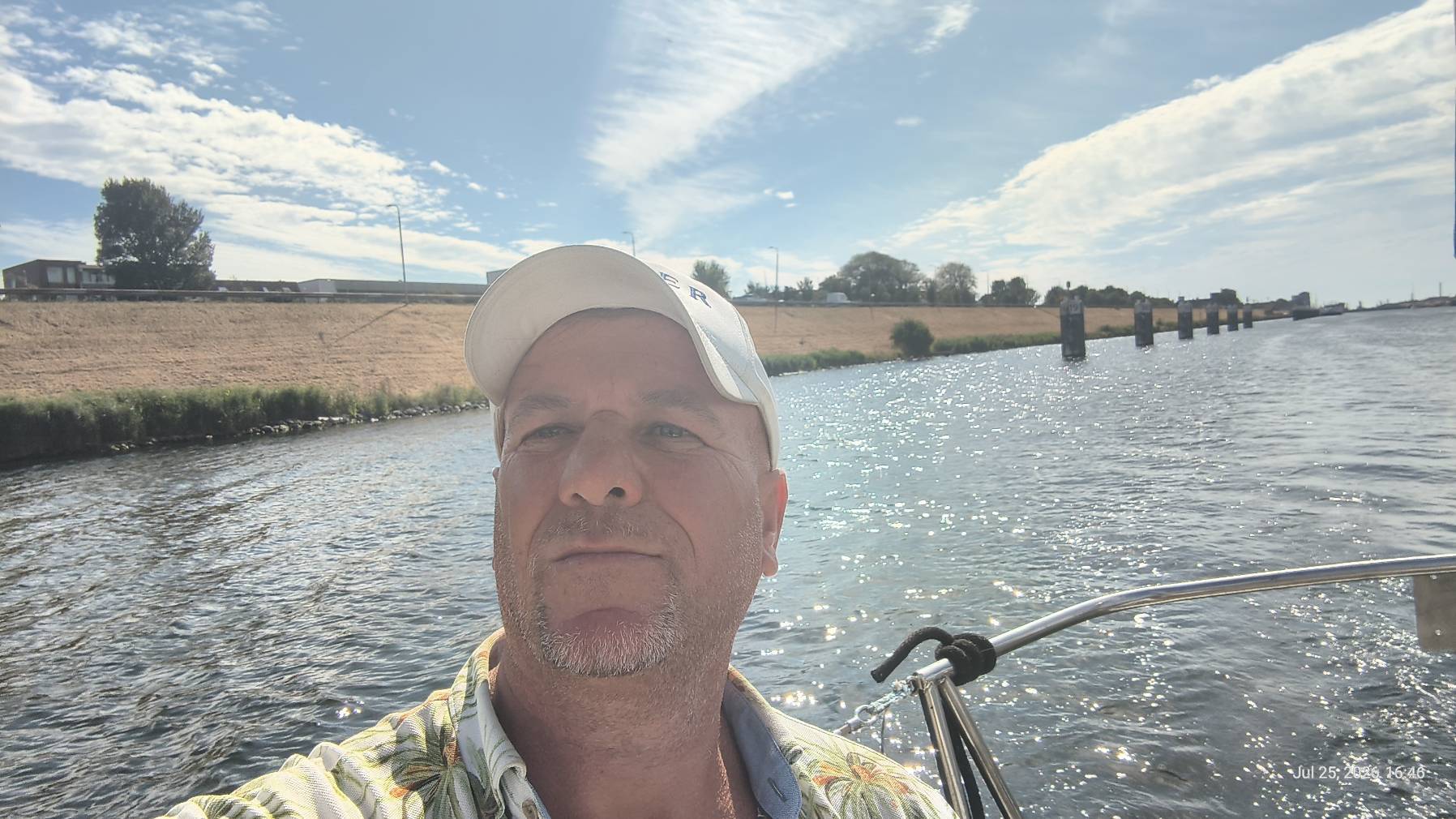 Sailing With wind and current _6FA3175C-572A-41AA-8B07-48A881510D73