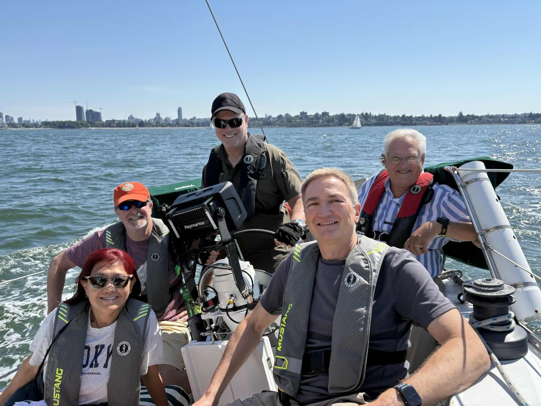 Crowded House’s first v3 sail :)_A29A9FF1-AA8F-4E91-8565-5654D4577AC1