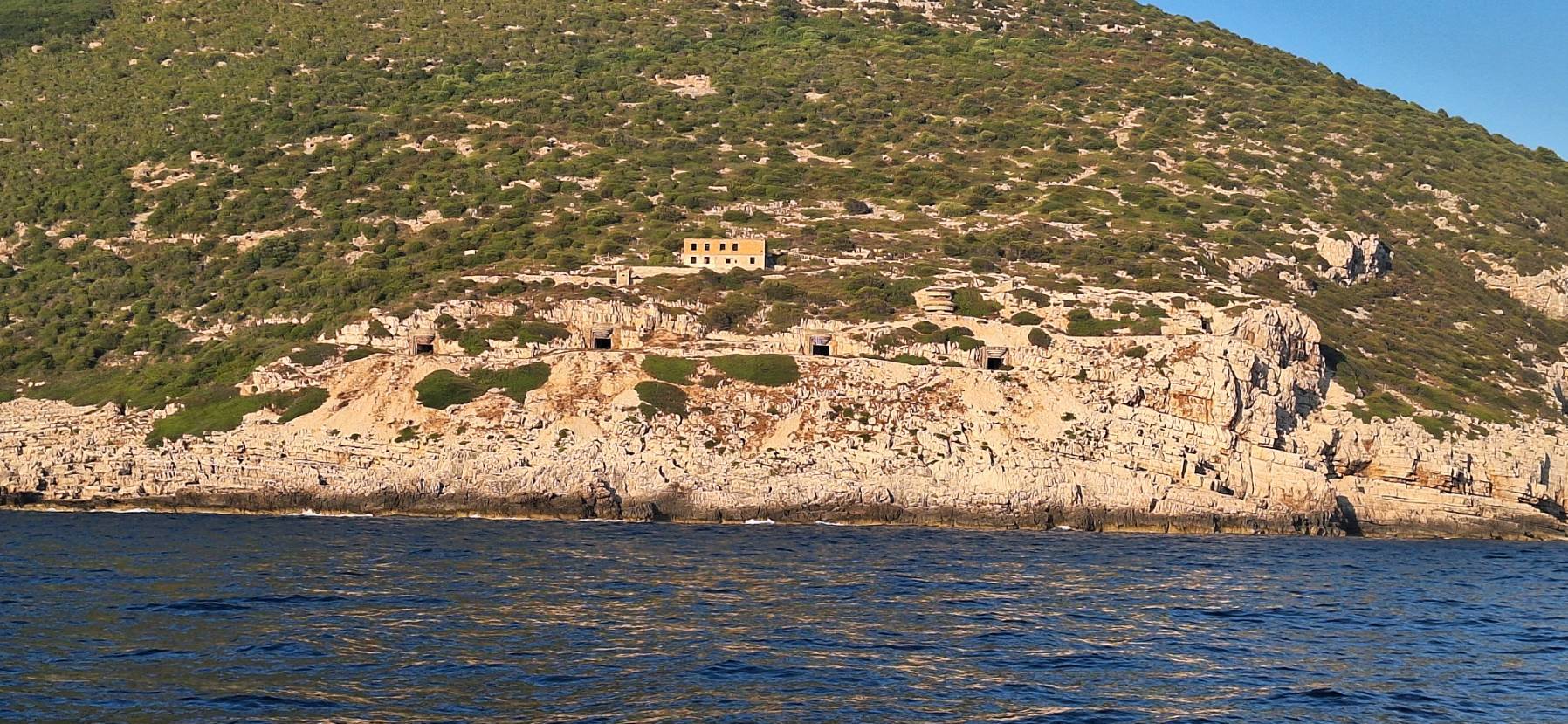 Circumnavigating Sazan Island_B37DFA9B-D9B4-42A7-9367-42FFD345303D