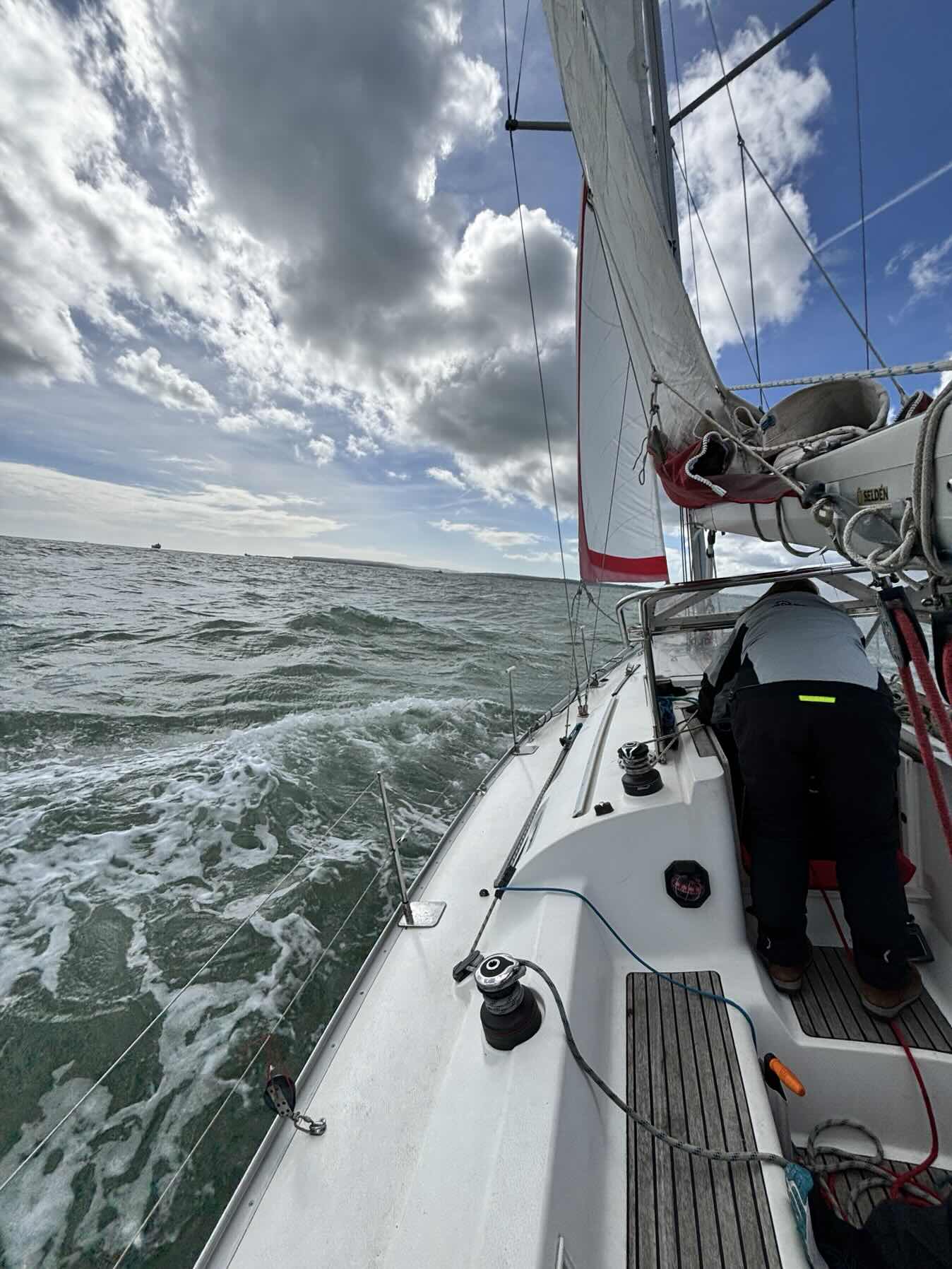 Easter Sunday sailing 🐣_8C27C646-C0A9-4CE1-A09D-1F97954AEED7