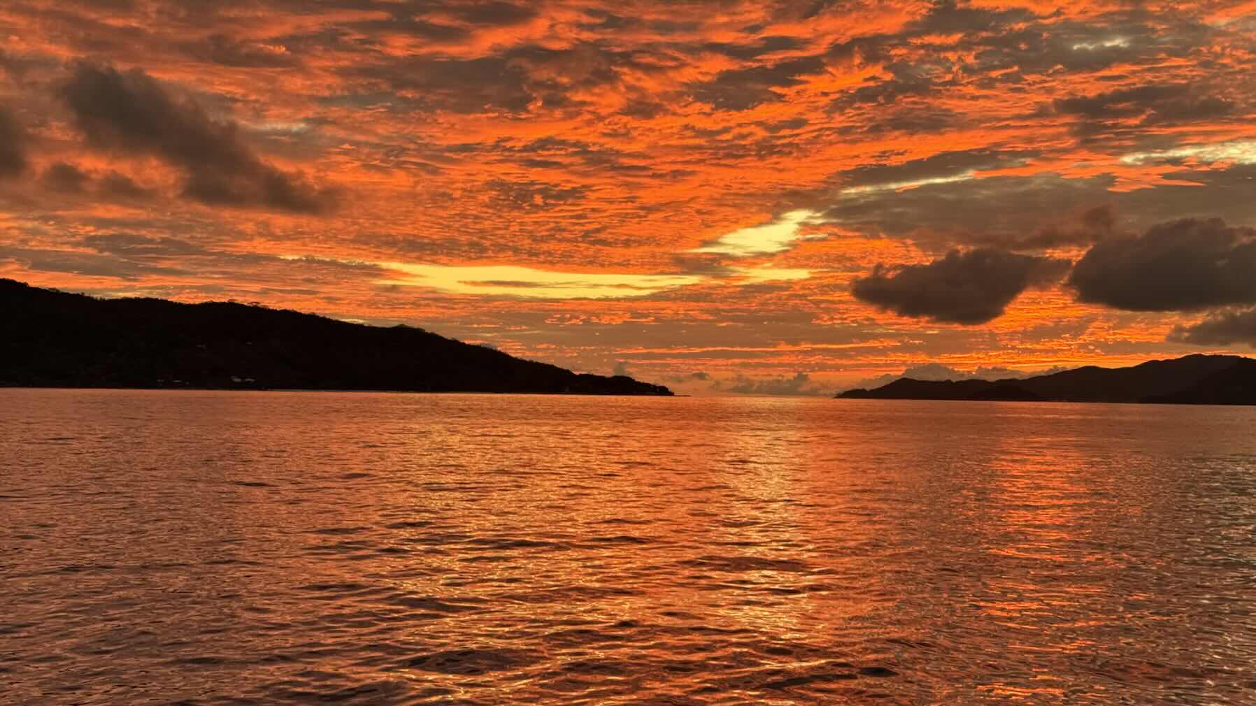 Seychelles inner island charter_8659AA5D-3FCB-4B12-B07D-461B4B9838FF