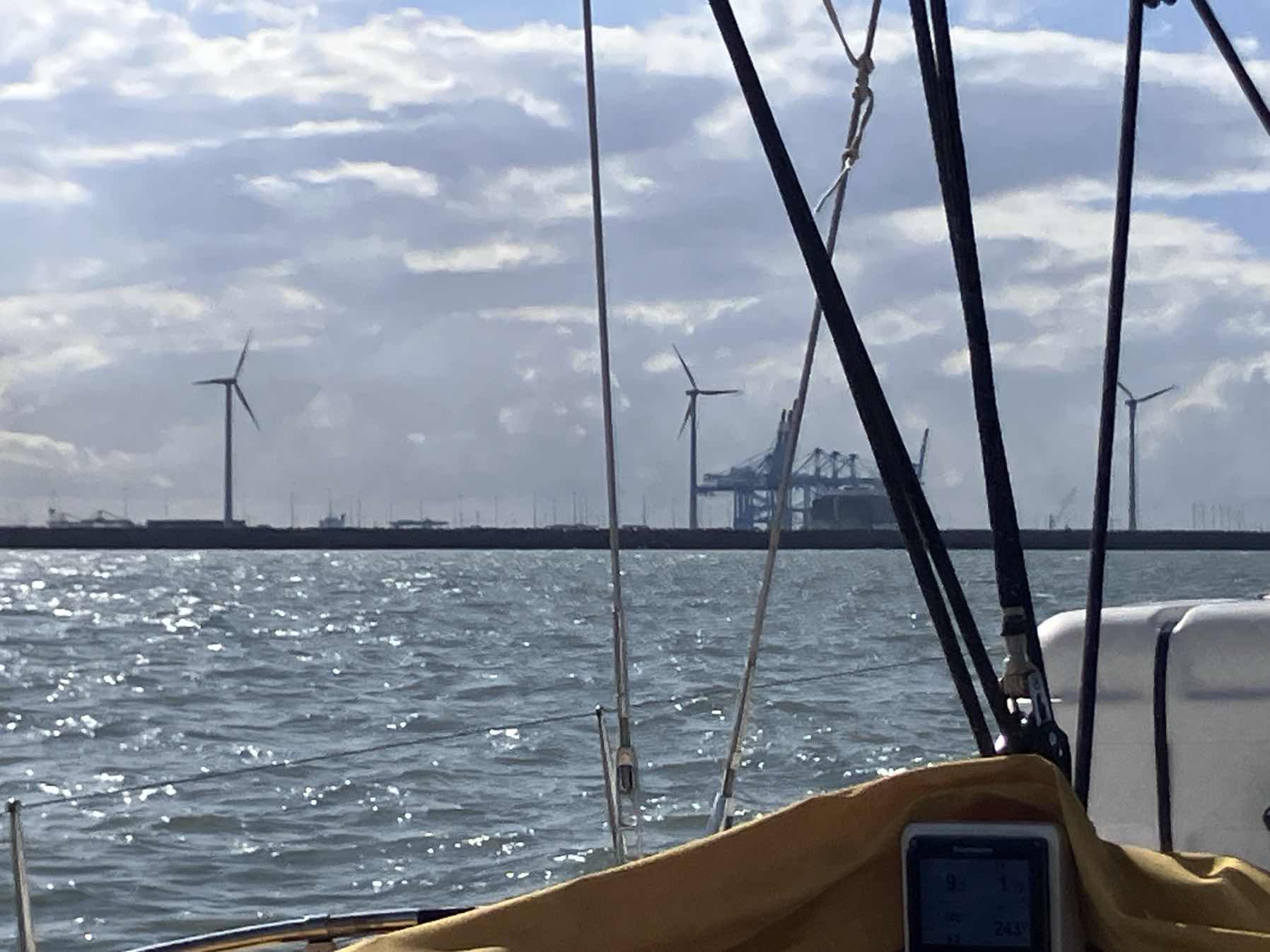 Elite - Autumn Breeze Day 6 Breskens to Zeebrugge (passport control)_E7A200F5-A88F-43FB-9226-83C999E2791E