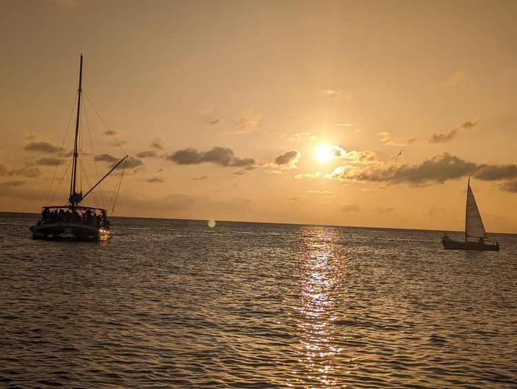 Voyage photo from sunset sail in Aruba!