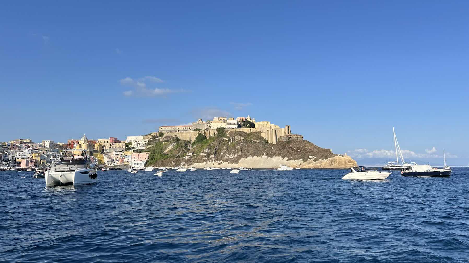 Napoli -> Procida_708FB0B3-1EDB-4E21-A94D-1ACD60A9C74B