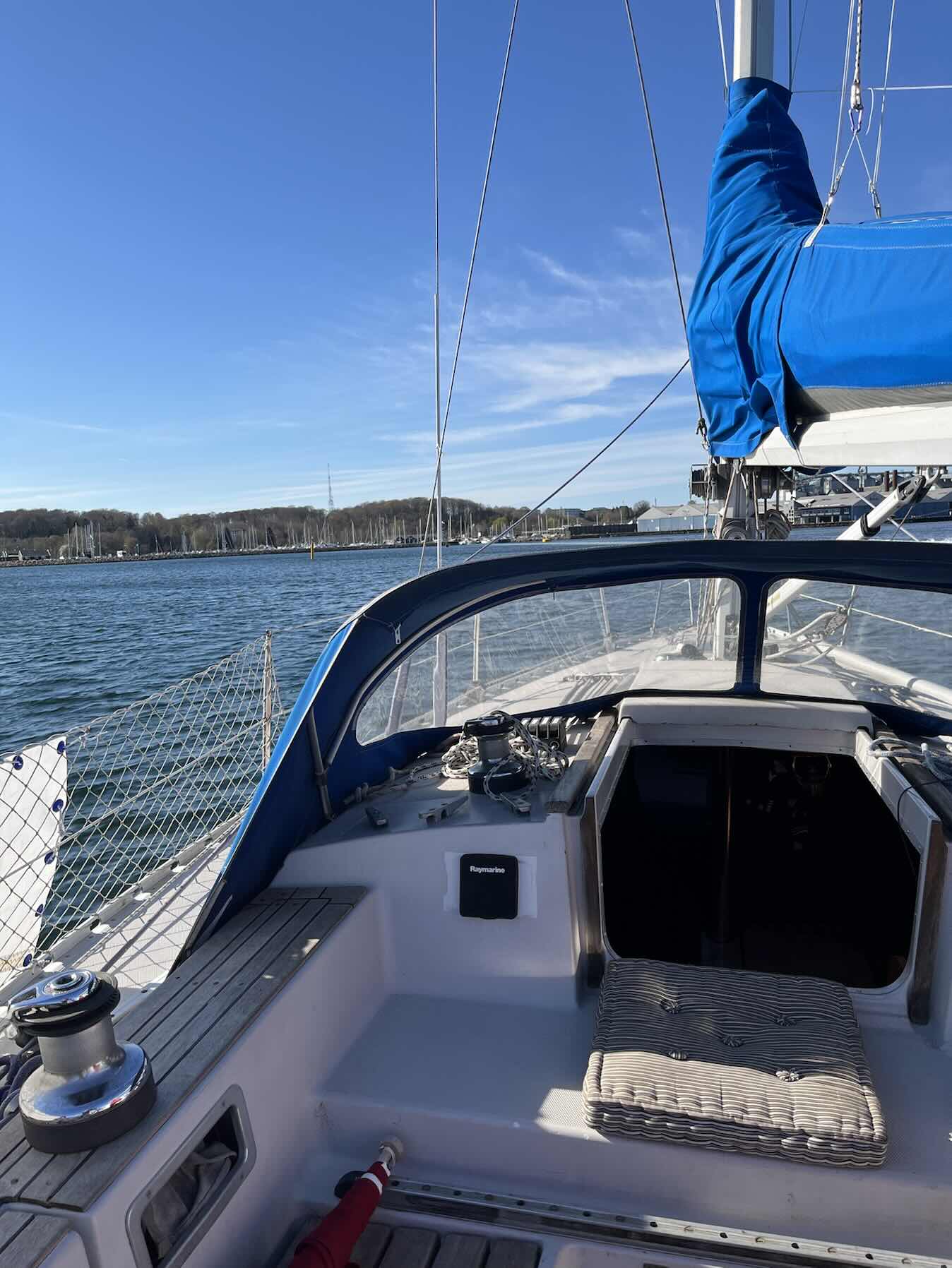 Early season sail_7740B216-AC80-4631-BF98-F2915774BE31
