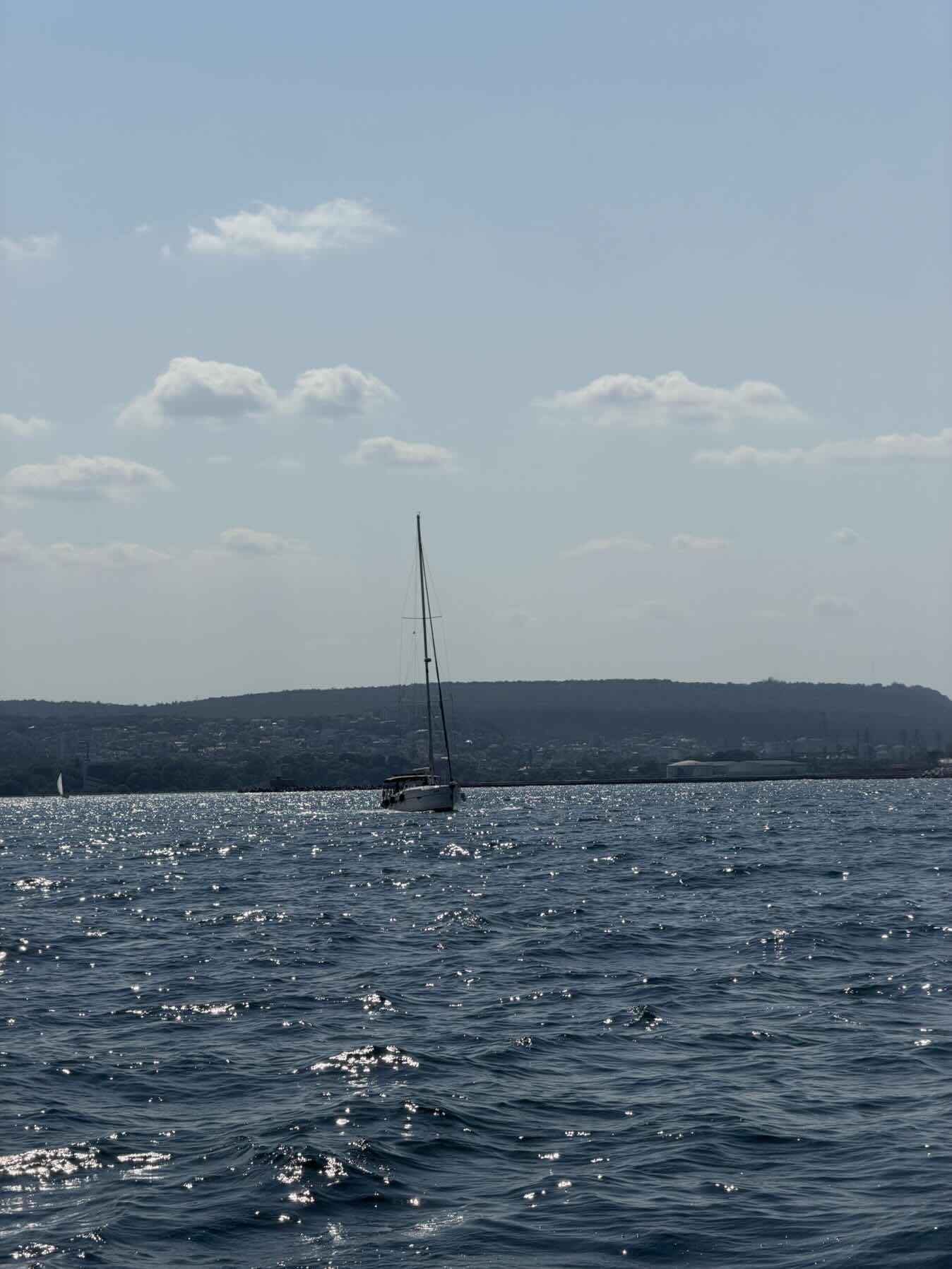 Sail training session_948BB288-ED6D-43FB-B17B-087669D82614
