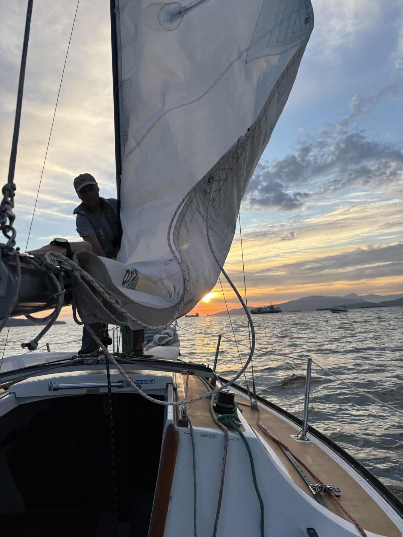 Casual sail 🌅_2547DA21-0A26-404C-A650-31153D0C8737