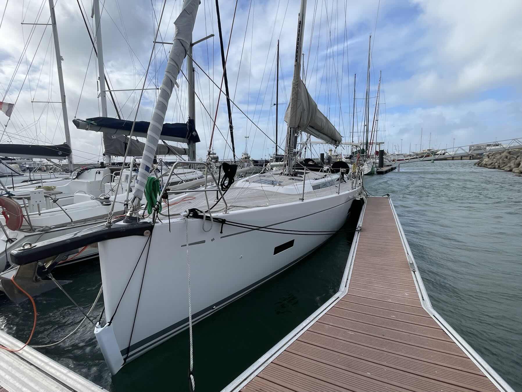 Pontoon change for F10_533BE712-FADF-45E3-BB7E-427A6F6A8977