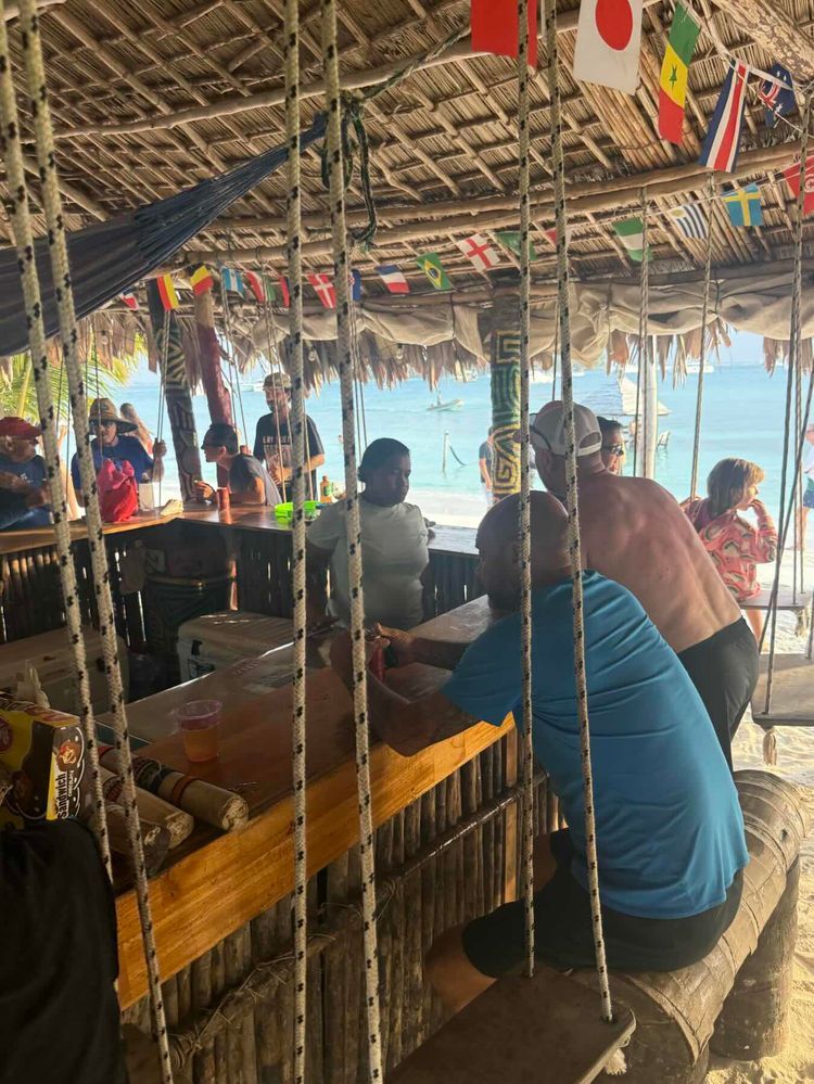 Voyage photo from Green to Swimming Pool, San Blas