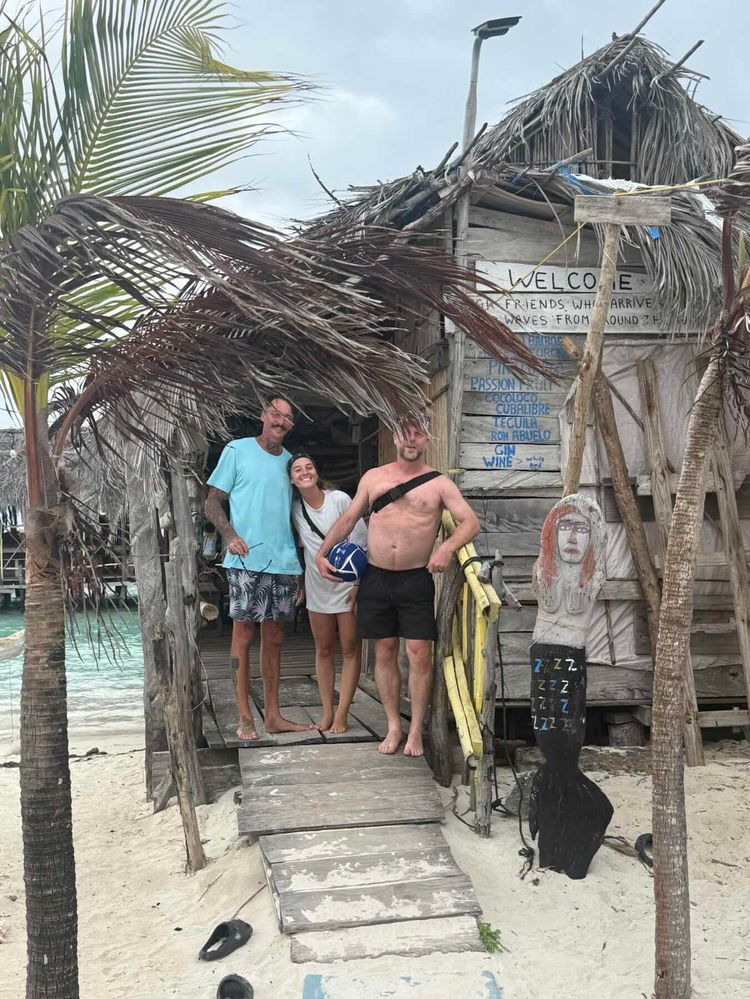 Voyage photo from Green to Swimming Pool, San Blas