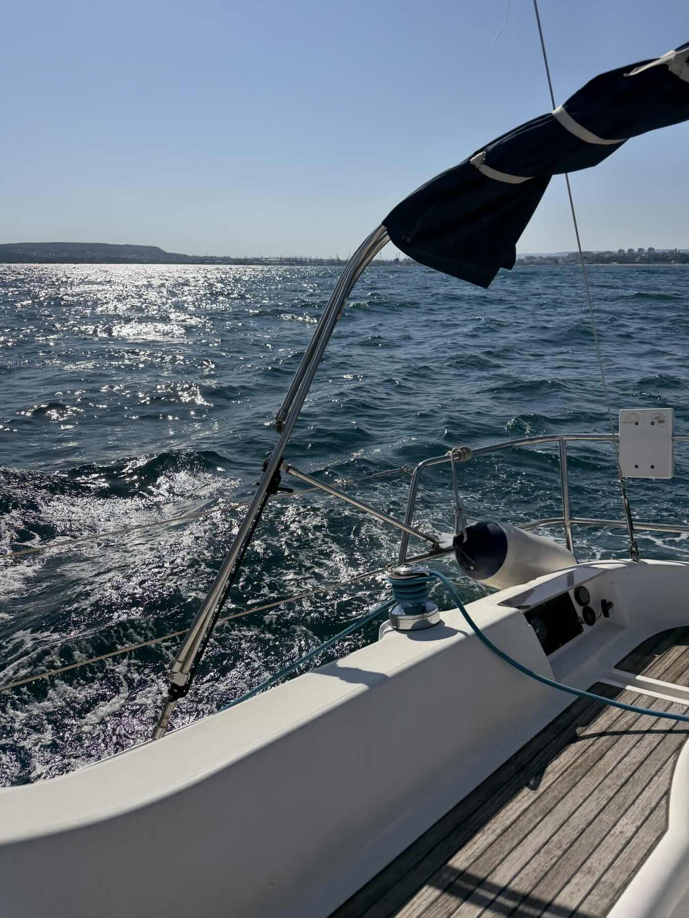Sail training session_072DF2AA-E8E0-44A2-98B3-40657143E5D1