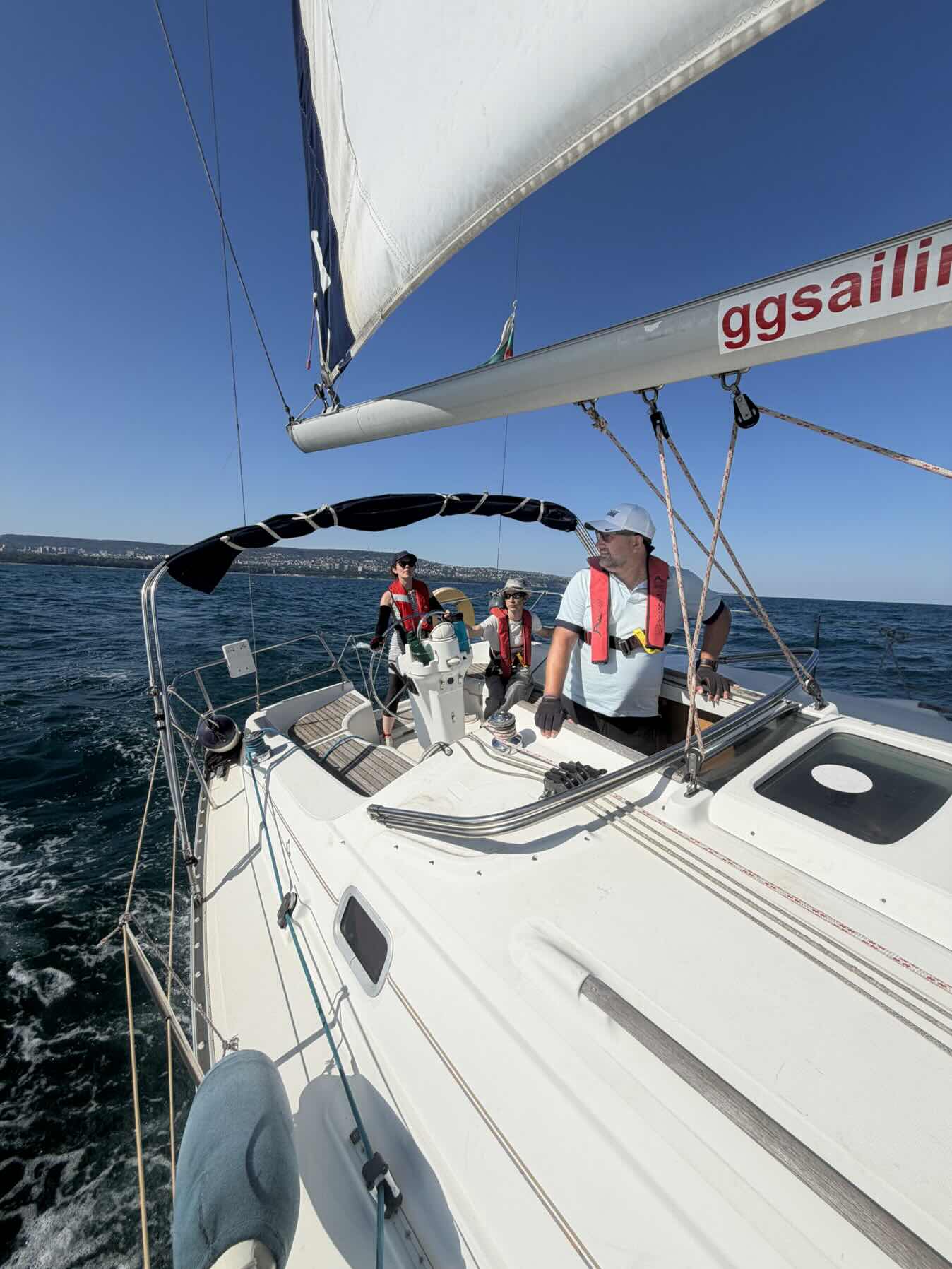 Sail training session_75D50721-079E-4BB8-ACE0-0C2CCE9A0580