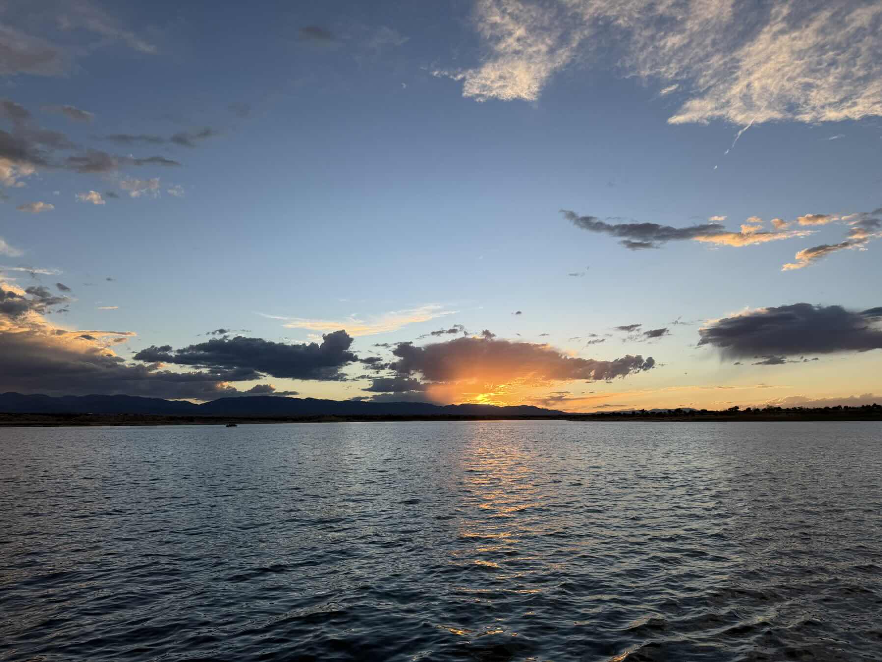 Sunset sail_A34C5DEE-7EC3-464D-AF83-8B28A6AF0003
