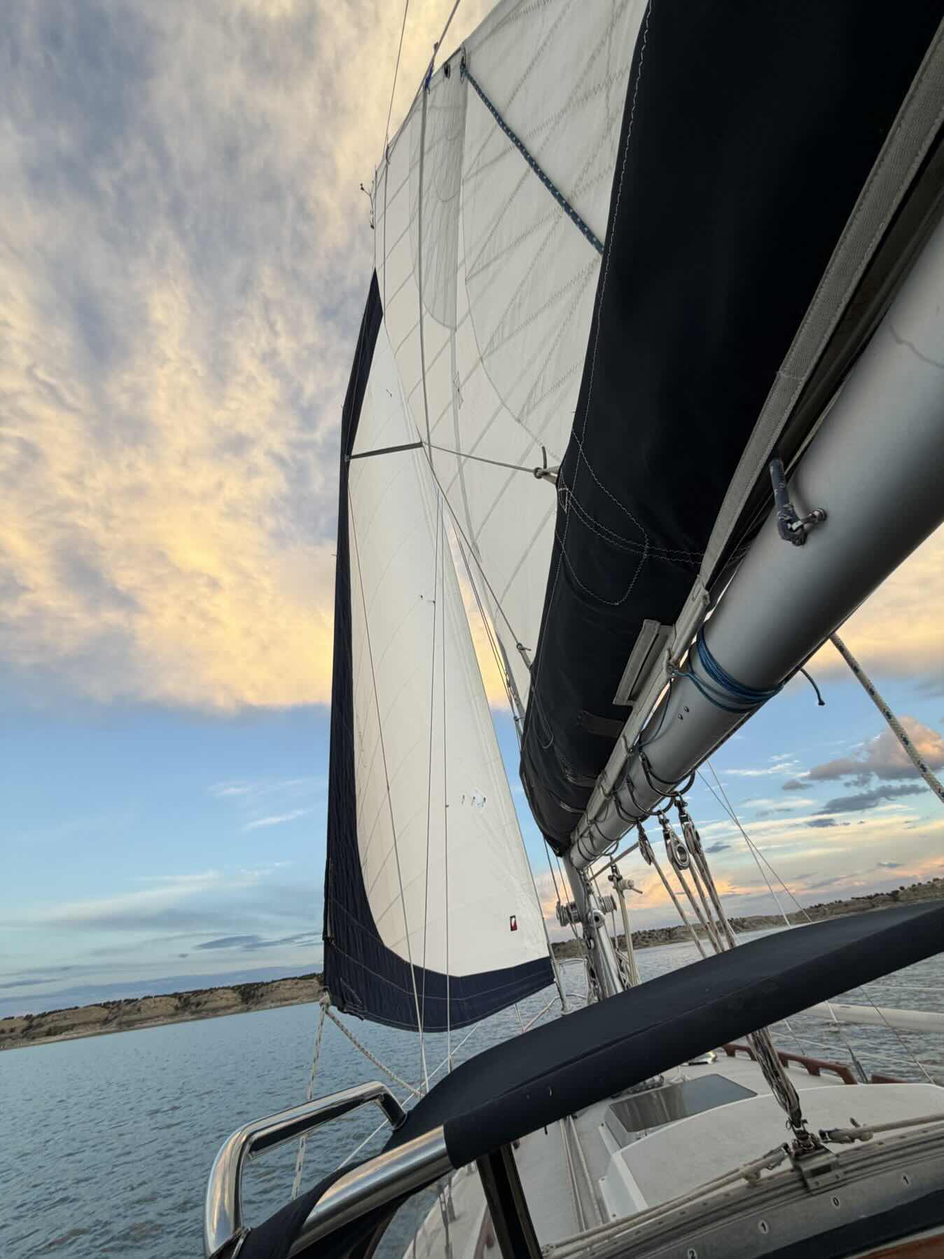 Sunset sail_CD79BE12-AC4B-4975-89AB-7D95B619722F