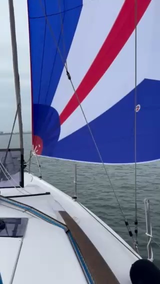 Spinnaker w Karl_561676CD-A641-4640-90BA-4931693E2CC2