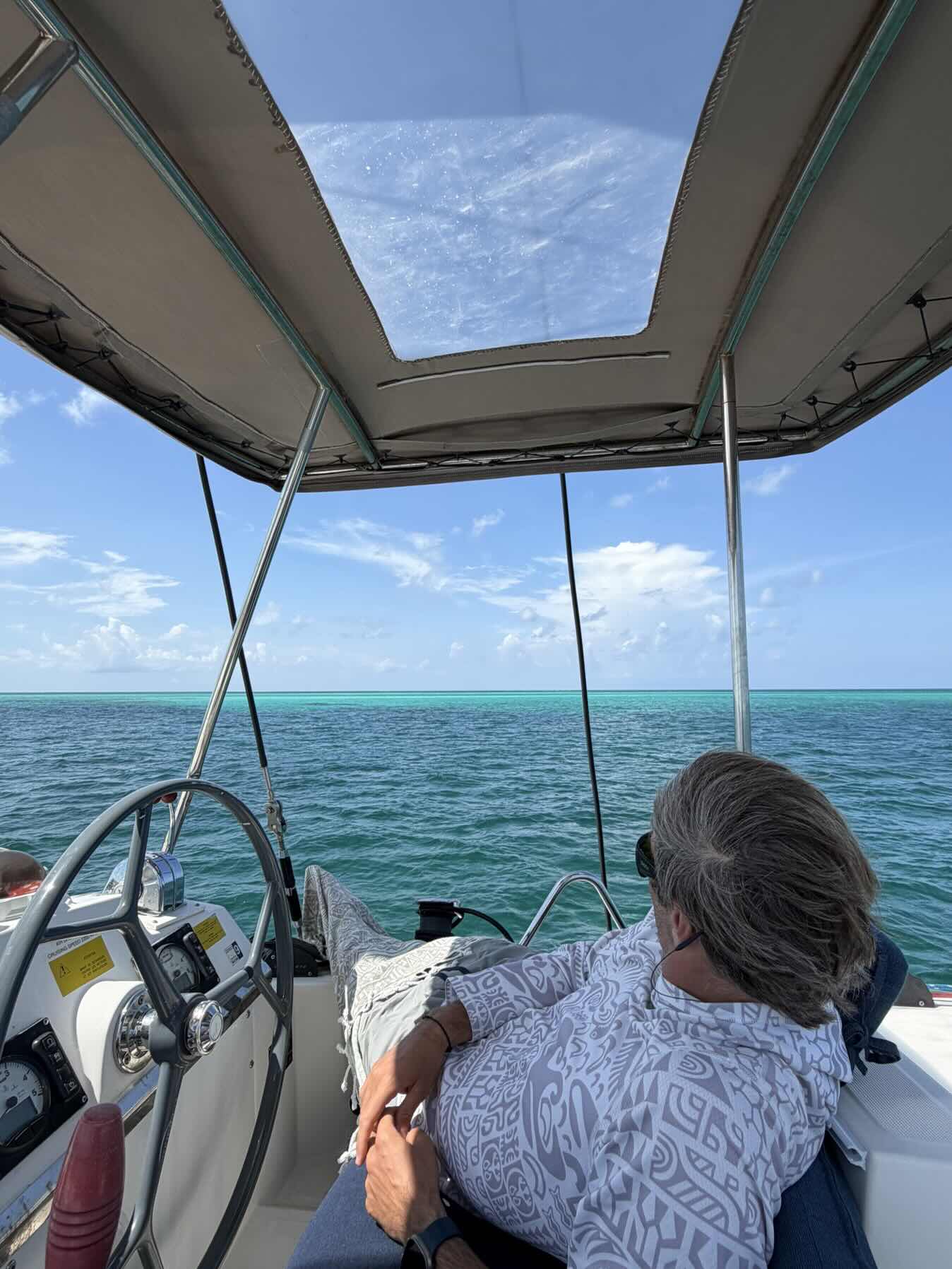 Powell Cay to Moraine Cay - full sail! _3321E74E-2BFB-43B7-8F83-16EDF465A9EA