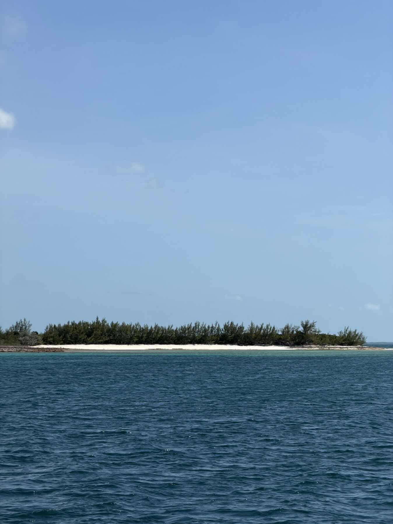 Powell Cay to Moraine Cay - full sail! _432CE3DB-23A5-46D8-BA48-04C1EA9B09E4
