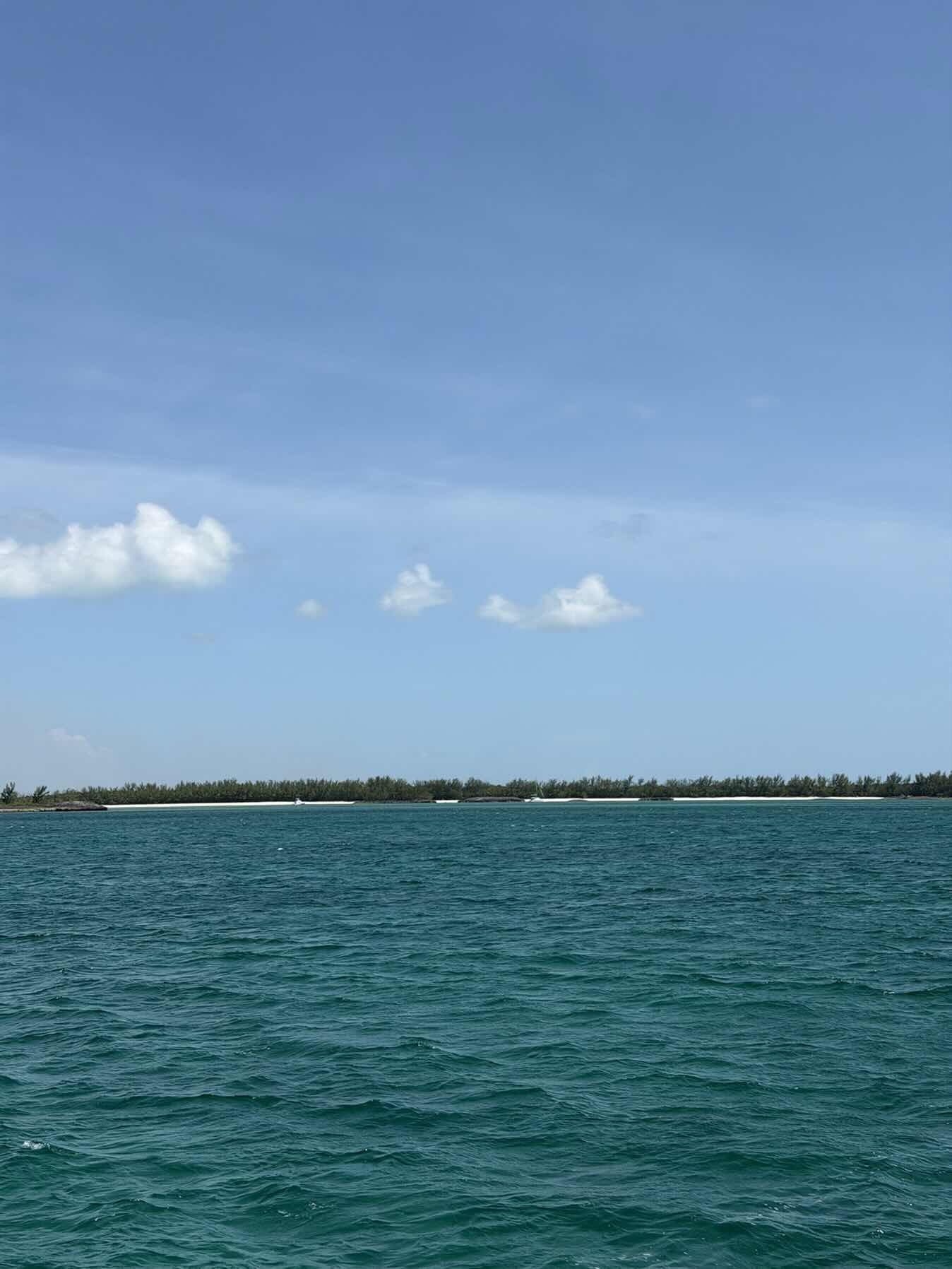 Powell Cay to Moraine Cay - full sail! _6BCAFD12-CB66-4DE1-BE9A-5E118210E221