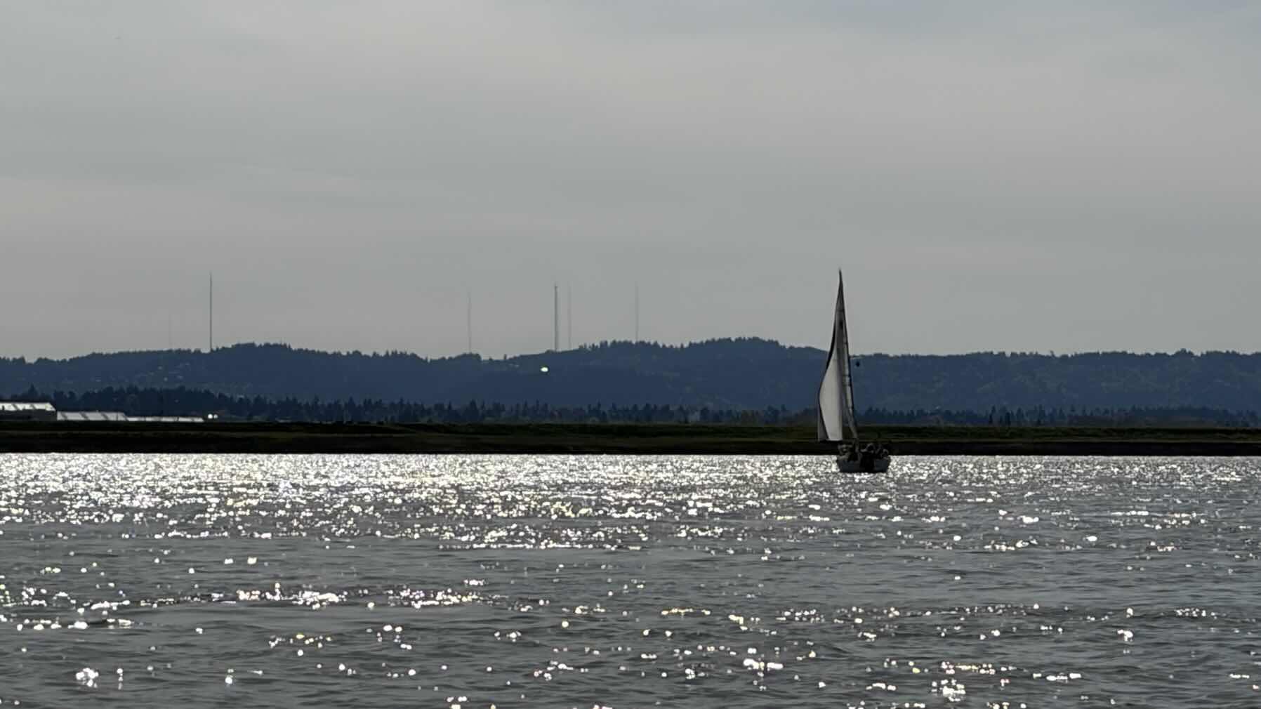 Wing-on-Winging it around barges & buoys_523CA810-DAED-4669-BE1B-EF8979F1D3B5
