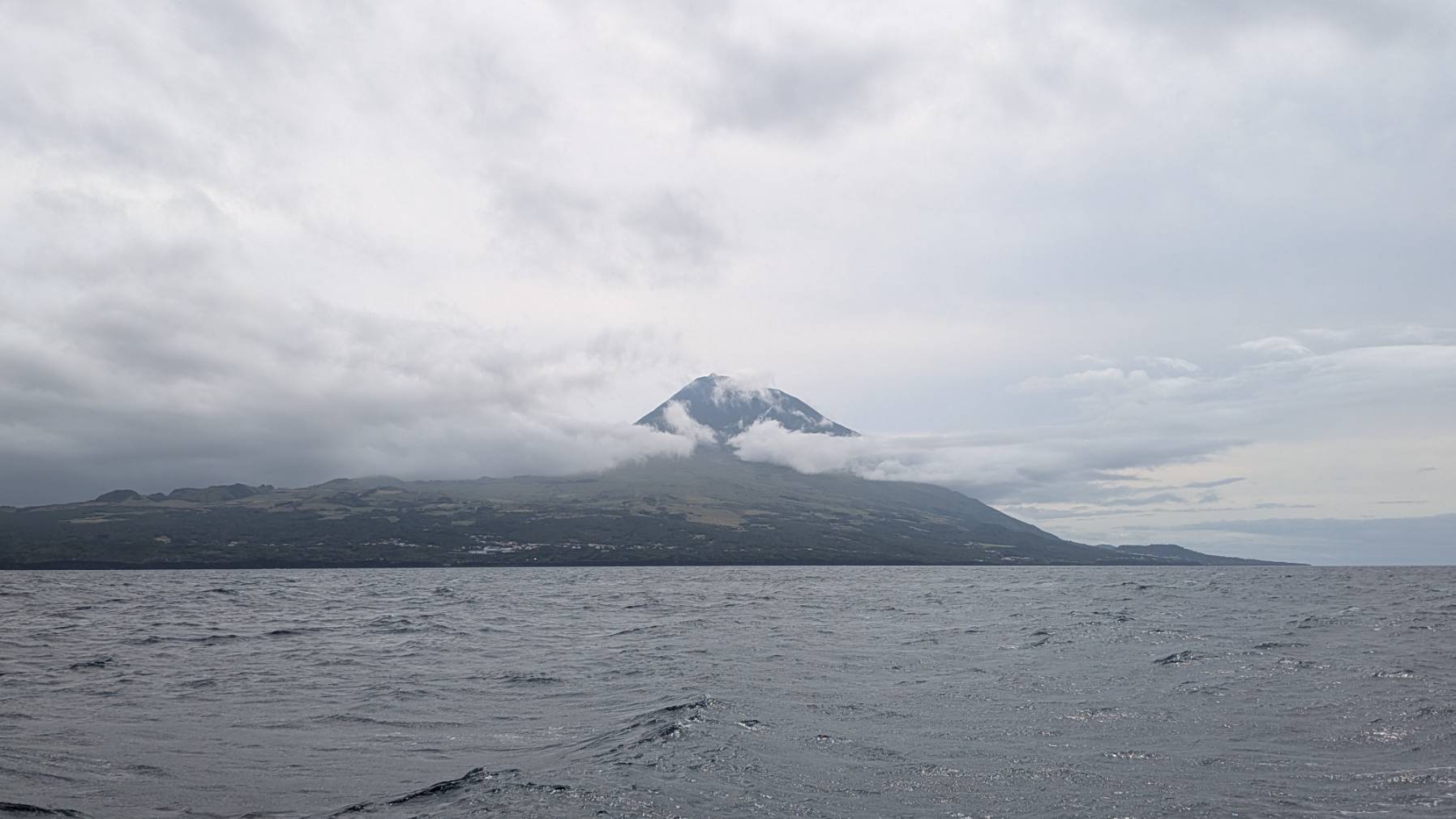 bermuda to azores_D2826B80-97C8-4145-B479-4857F79369BF