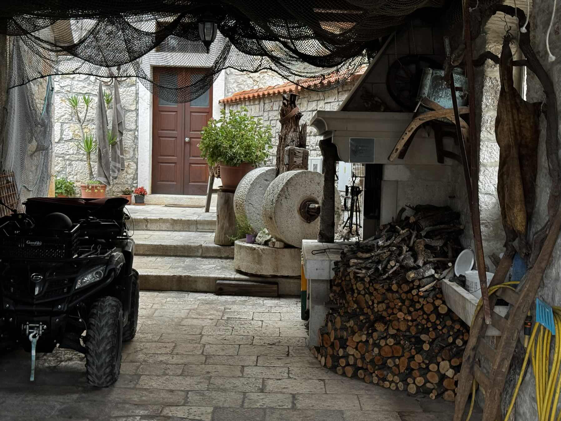 Hvar Town, Hvar to Bobovisce, Brac_4285073B-C77C-4B41-93B6-35FDD524B49E