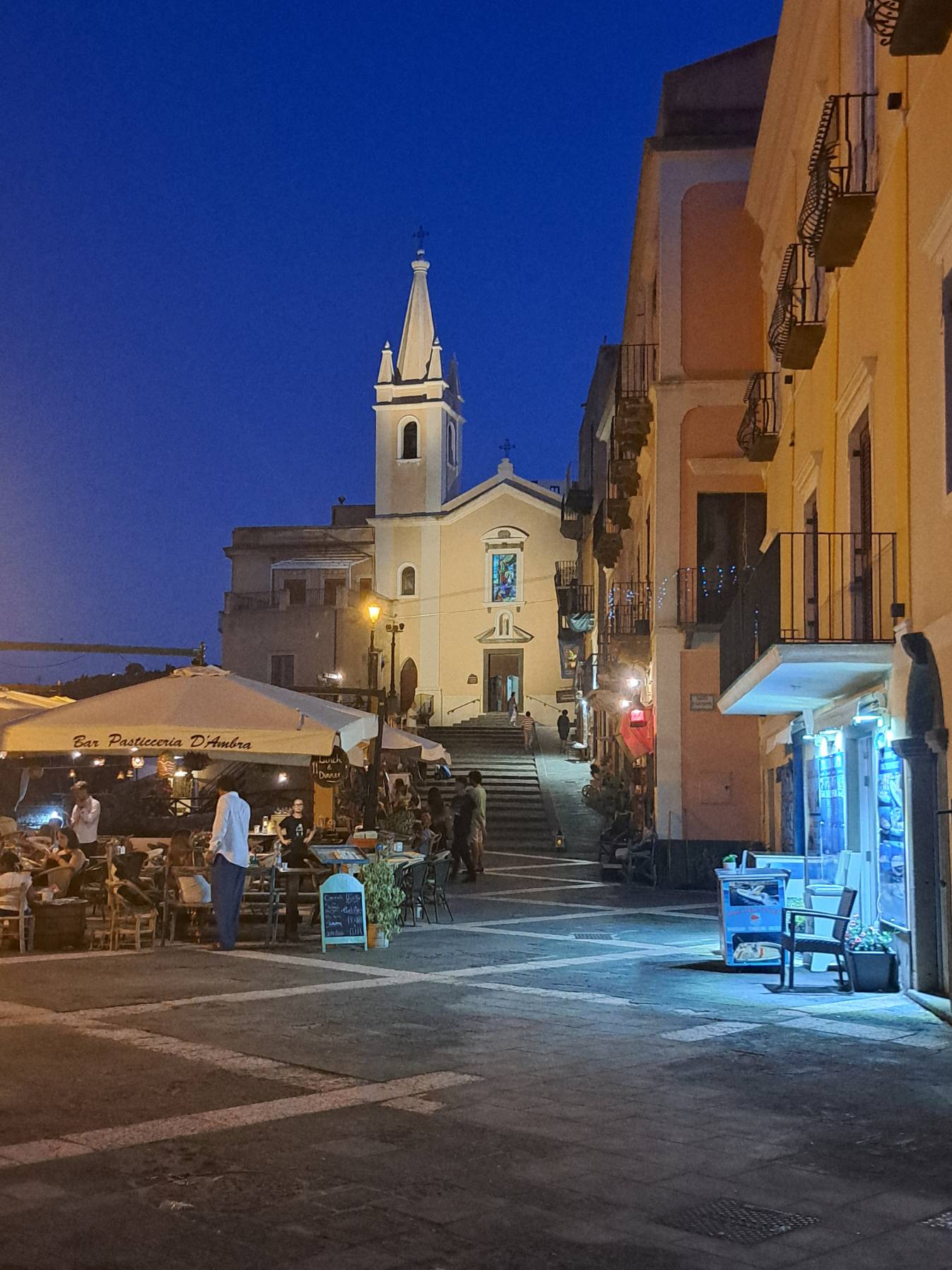 Lipari_0F9DBCDA-D147-42C1-92DE-6CC4F0EECC20