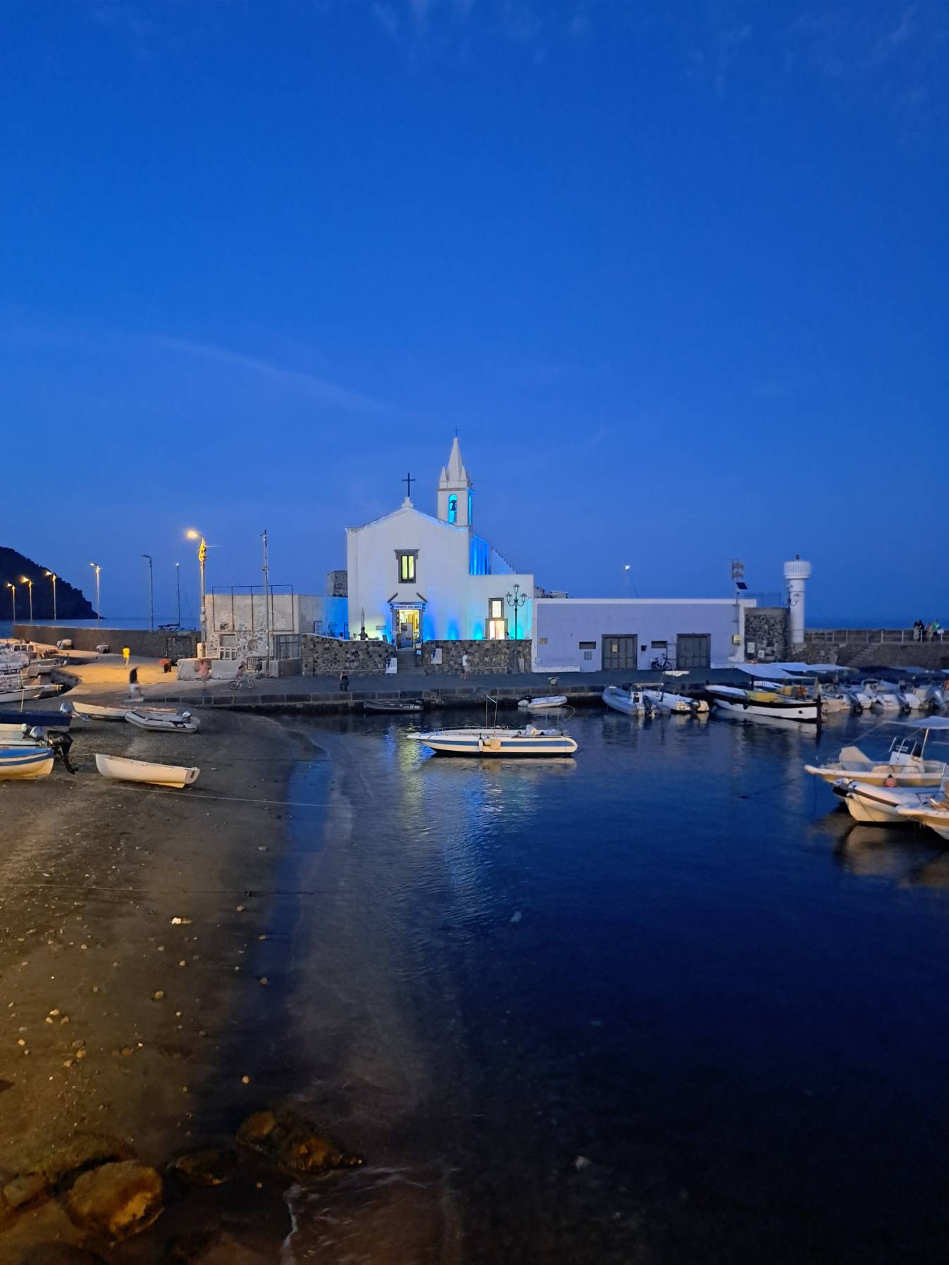 Lipari_7D82D1CA-19F2-4651-8E9B-DF91EA51E46E