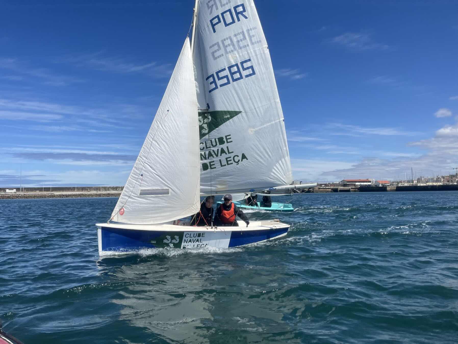Escola de Vela Adultos _D3507515-67D9-4BB9-888F-2B49FACA6ED9