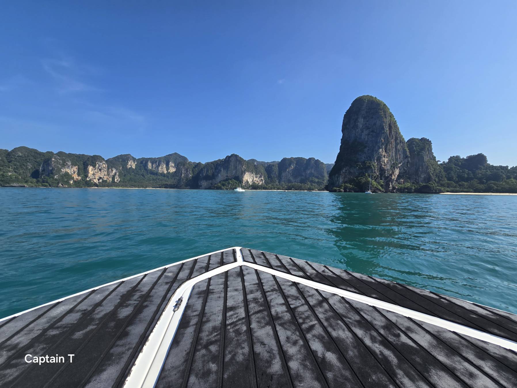 Voyage_7F959B8C-5814-437B-9FB8-D549D02F526E