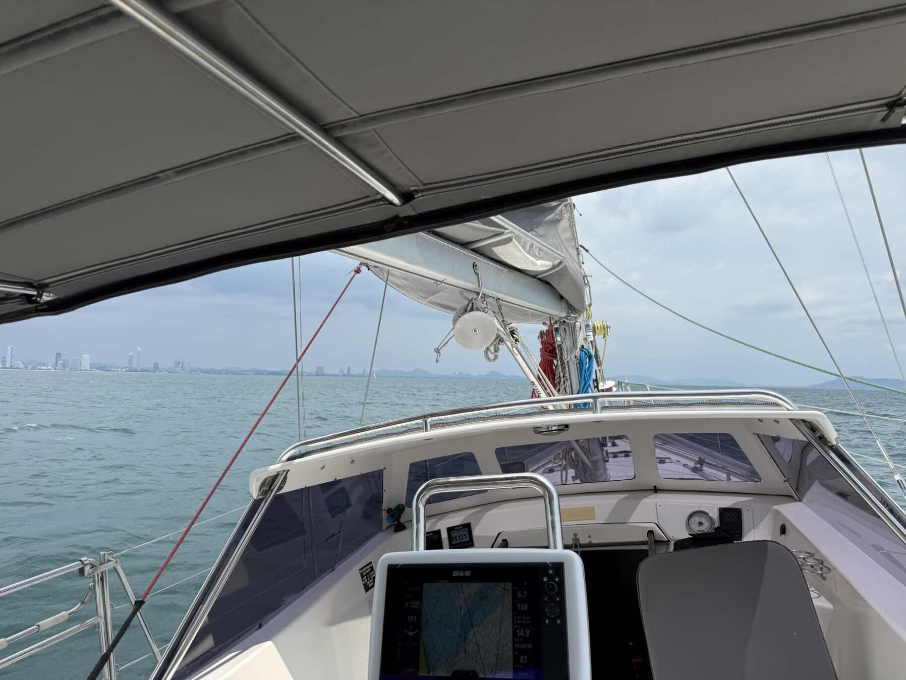 Shake out the sails _6A13E08E-1590-4A4B-89A5-2191BC568546