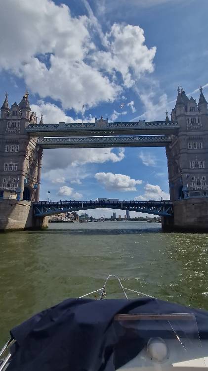 Voyage_4A059D36-67B6-4FCE-8EBA-03E259484EE9