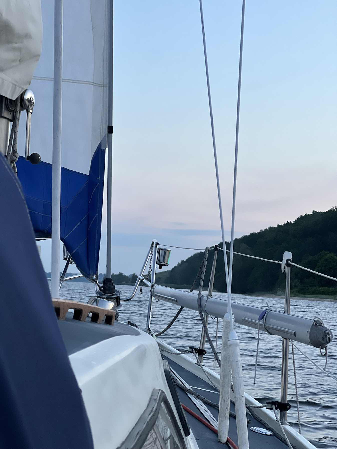 Weak wind sailing _89C6A74E-365A-4116-B2FF-CFA8B96F367E