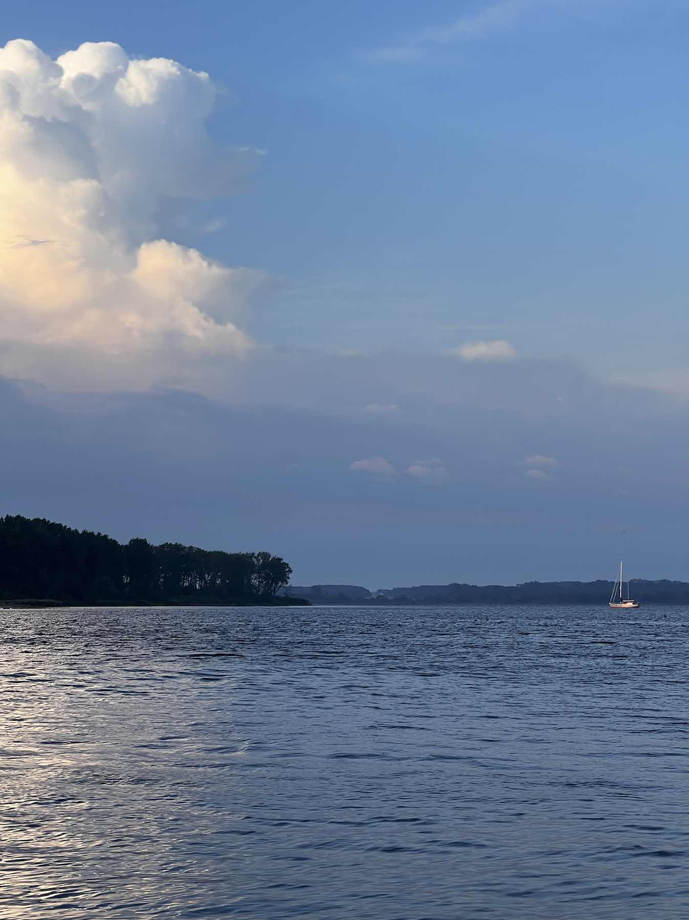 Weak wind sailing _4DCE6180-34B2-4025-AE8F-6E8807492D7A